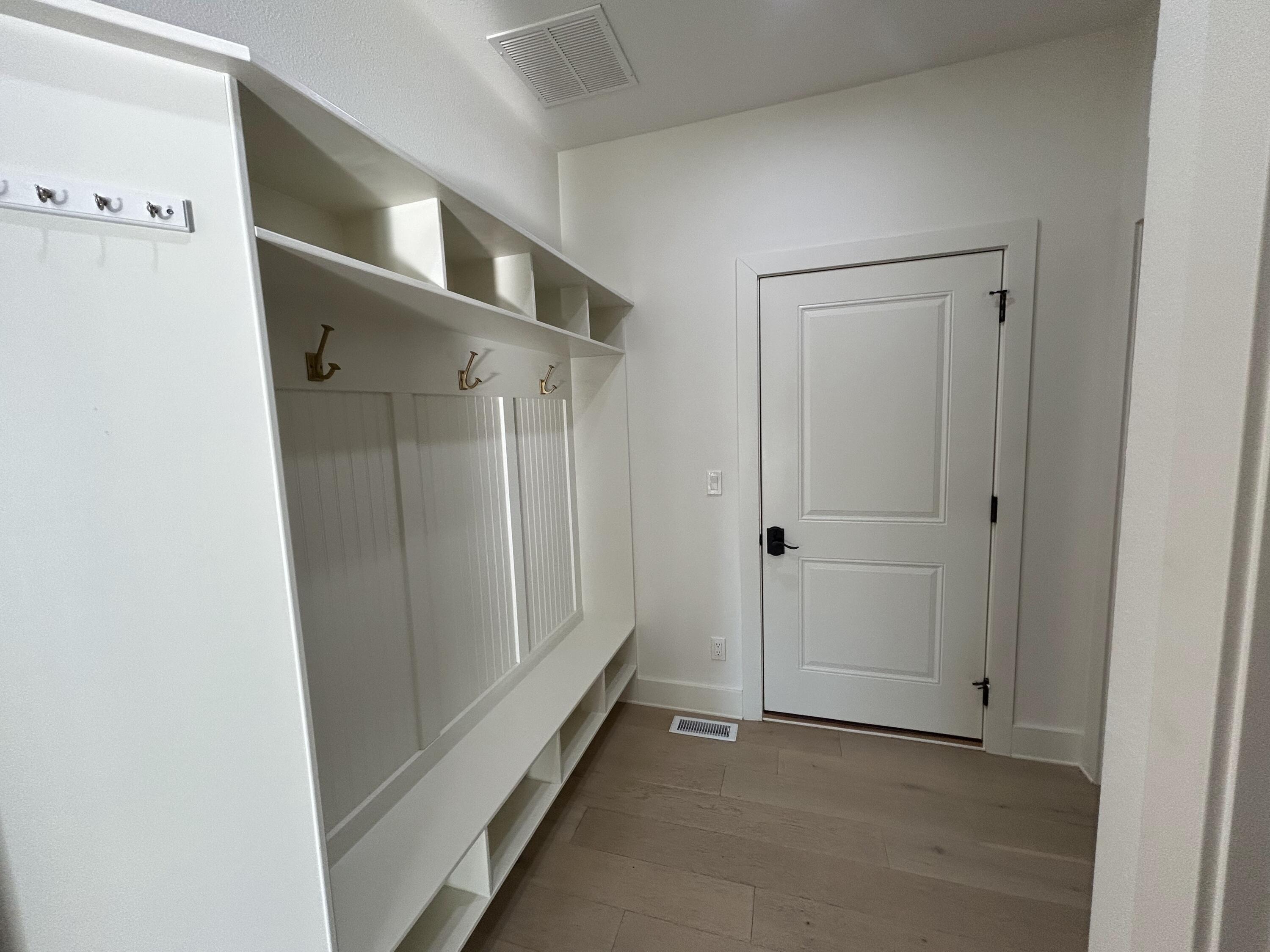 3893 North Sheedy Avenue Property Photo 25