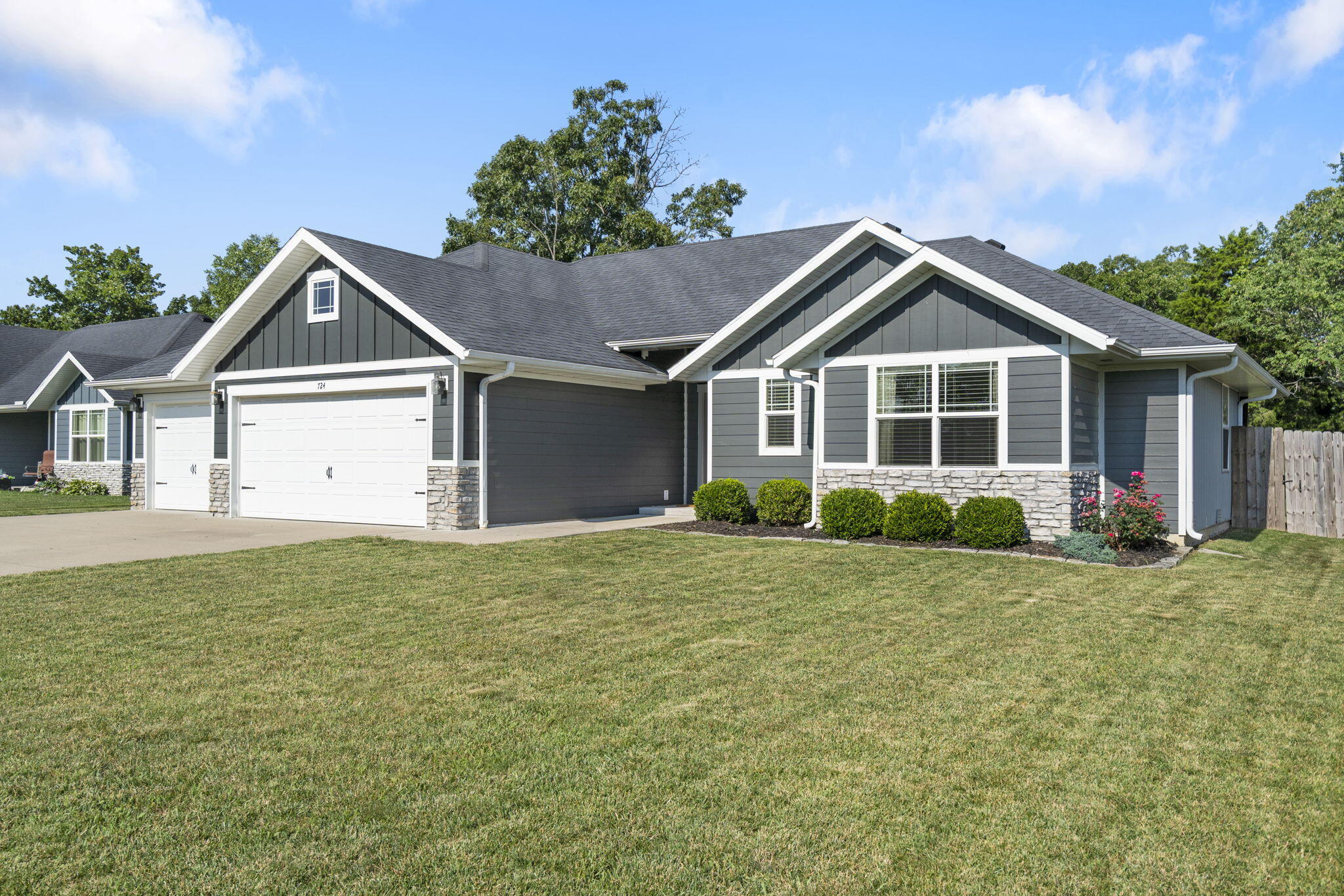 724 North Vermillion Drive Property Photo 4