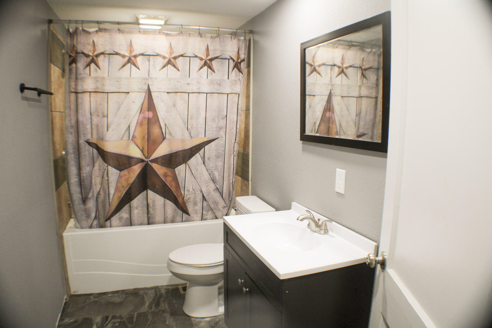 707 North Saint James Street Property Photo 15