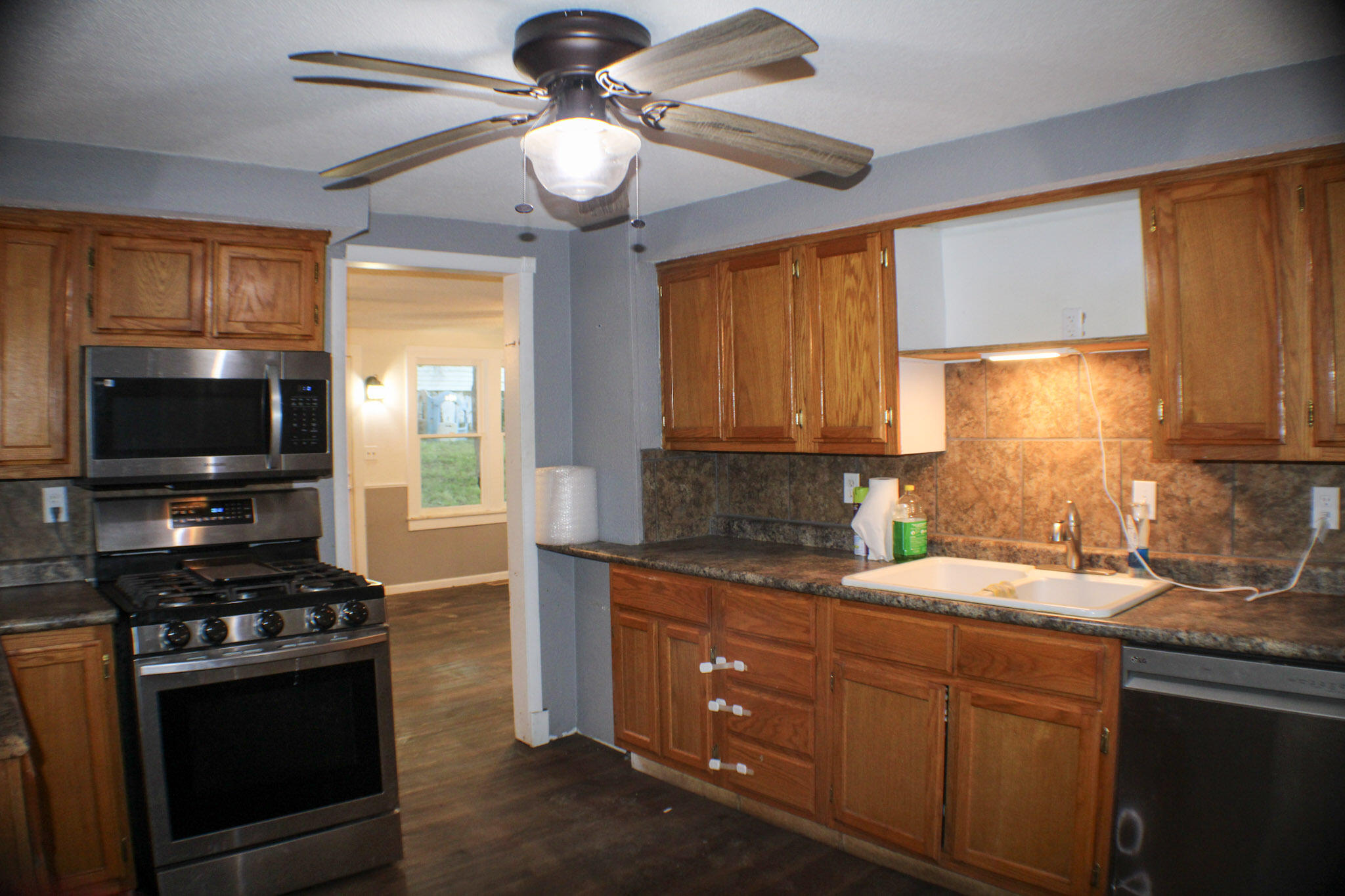 707 North Saint James Street Property Photo 18
