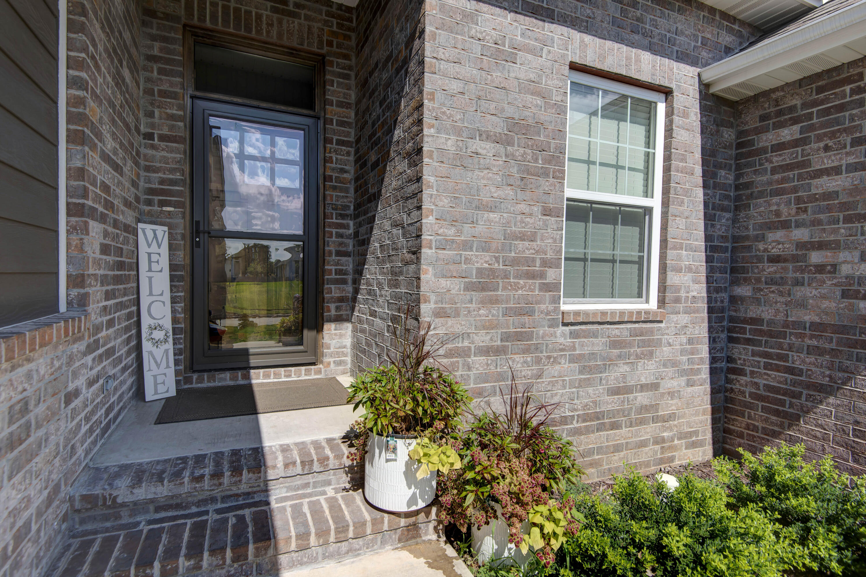 677 North Fox Hill Circle Property Photo 4