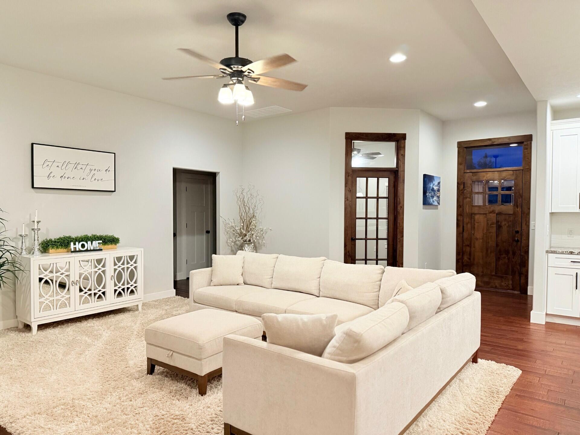 677 North Fox Hill Circle Property Photo 11