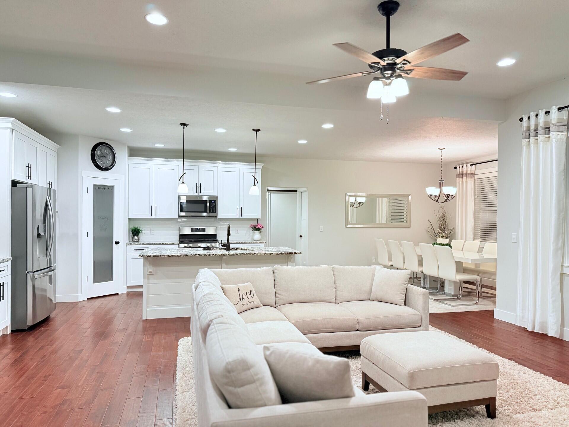 677 North Fox Hill Circle Property Photo 12