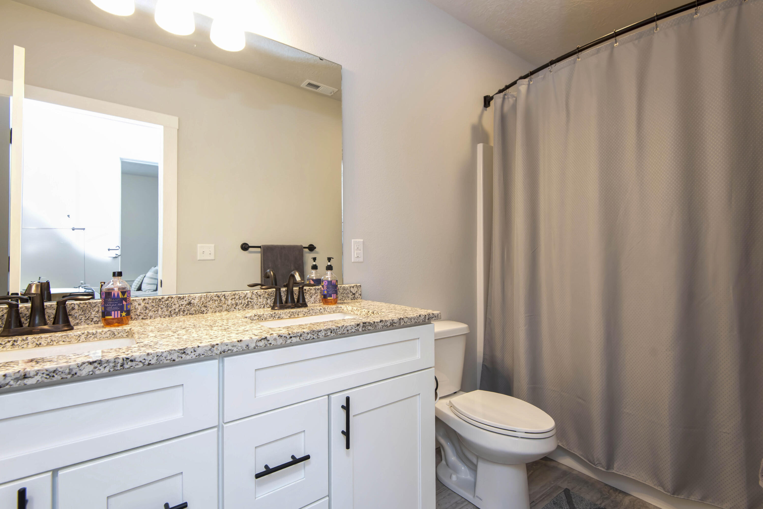 677 North Fox Hill Circle Property Photo 36