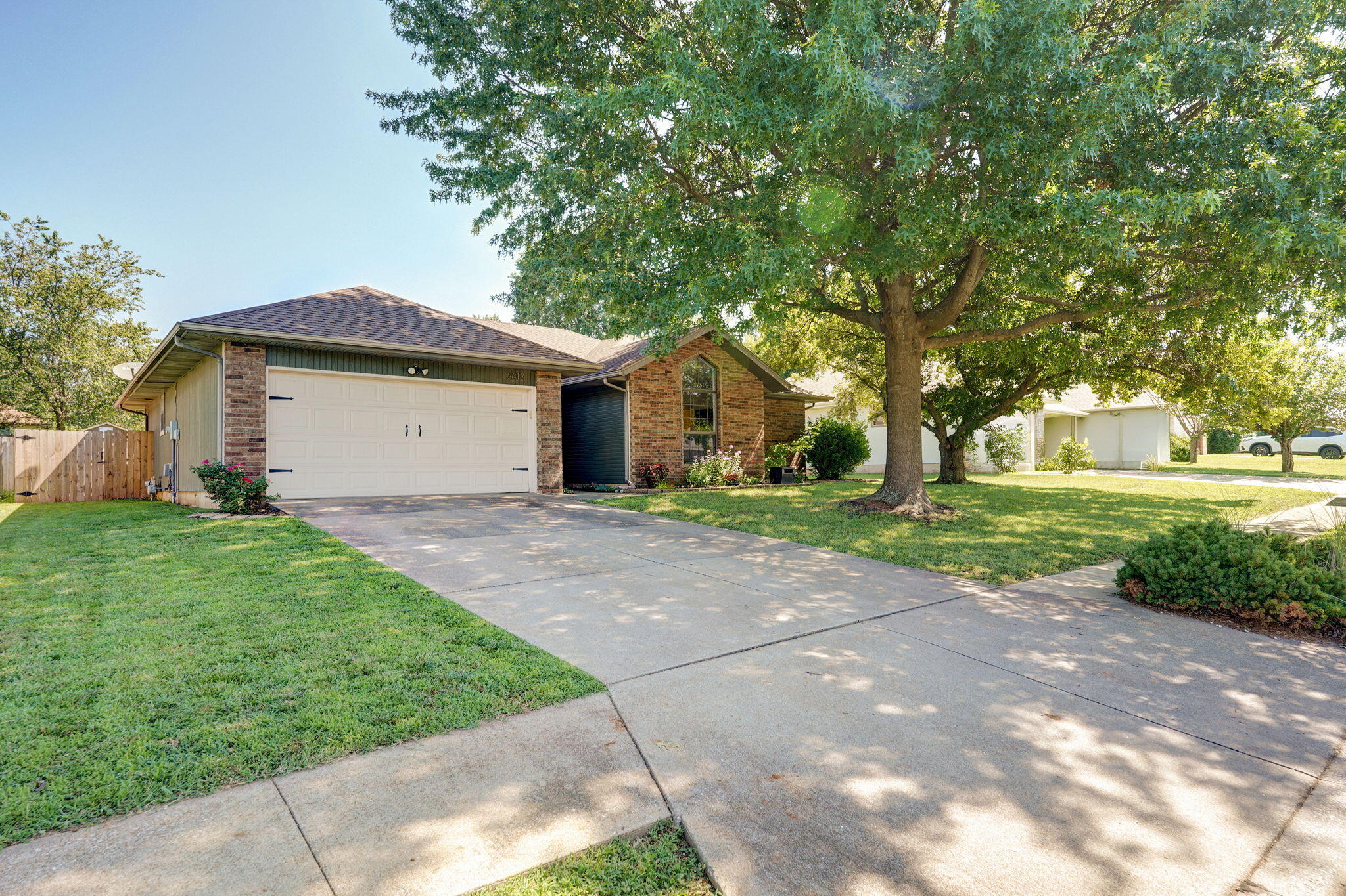 2317 West Deerfield Street Property Photo 2
