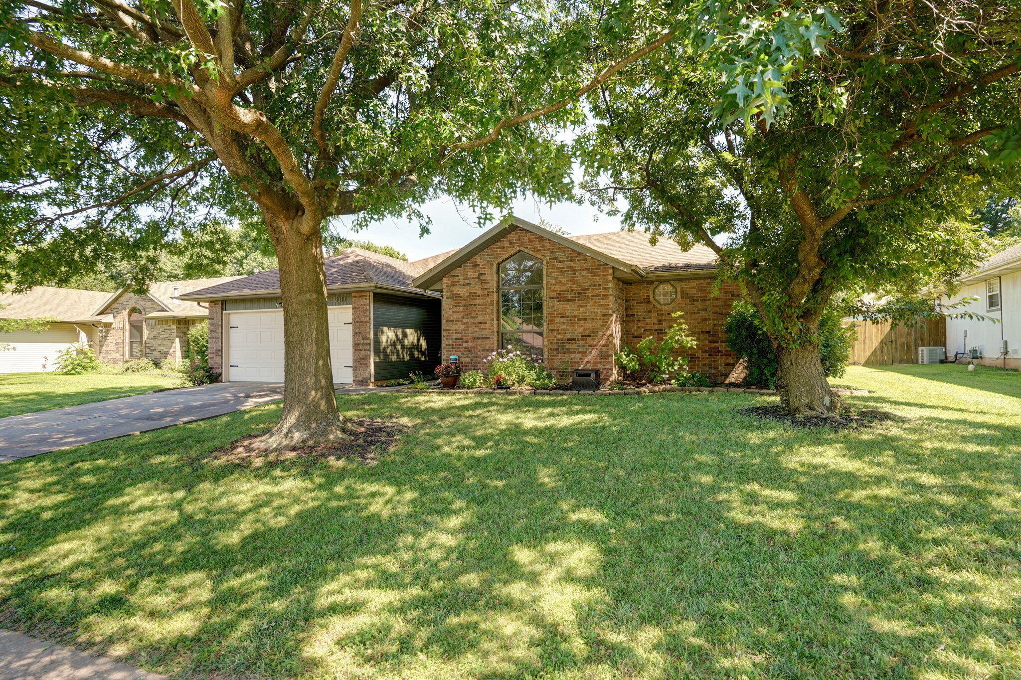 2317 West Deerfield Street Property Photo 3