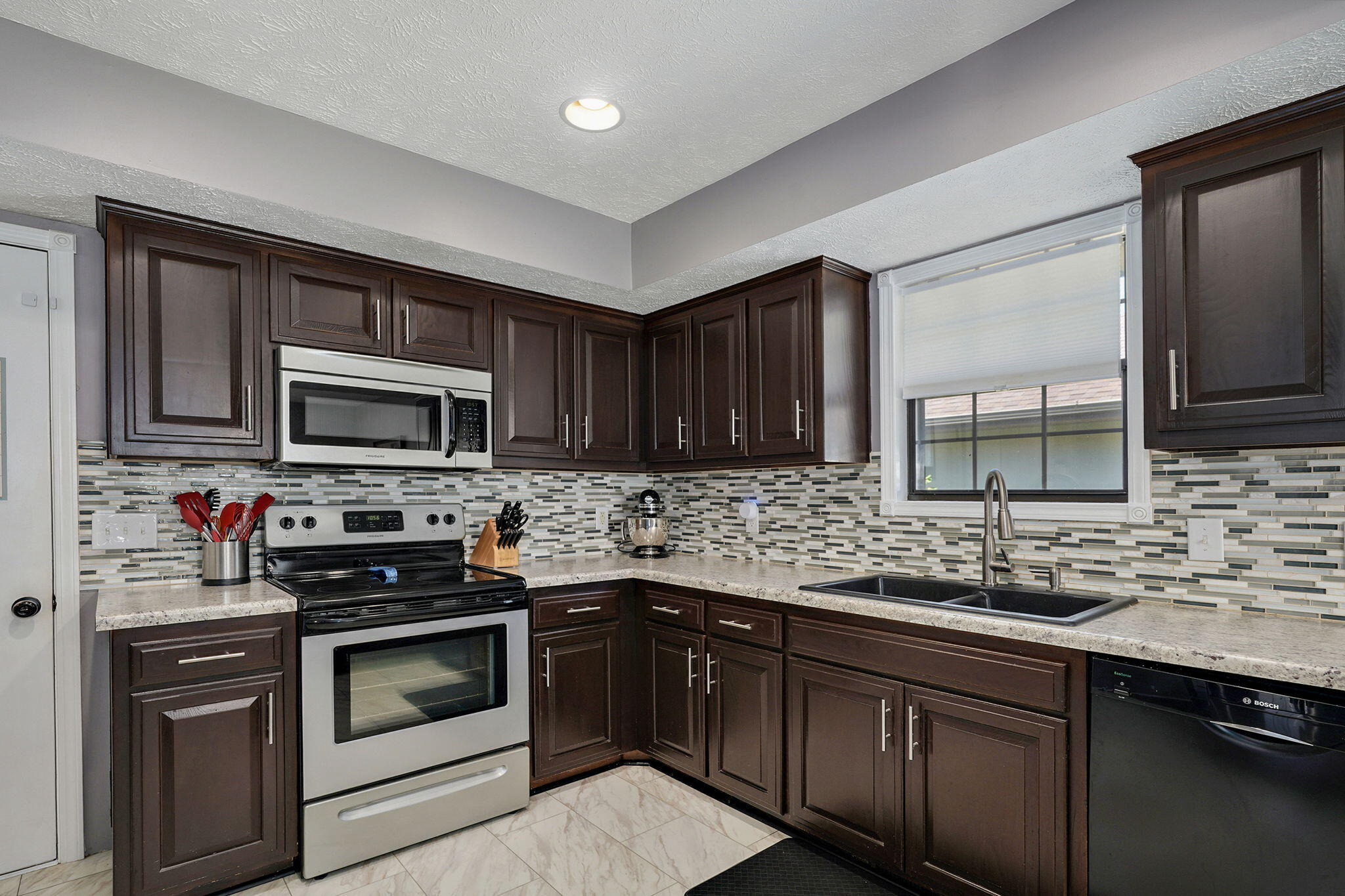 2317 West Deerfield Street Property Photo 14