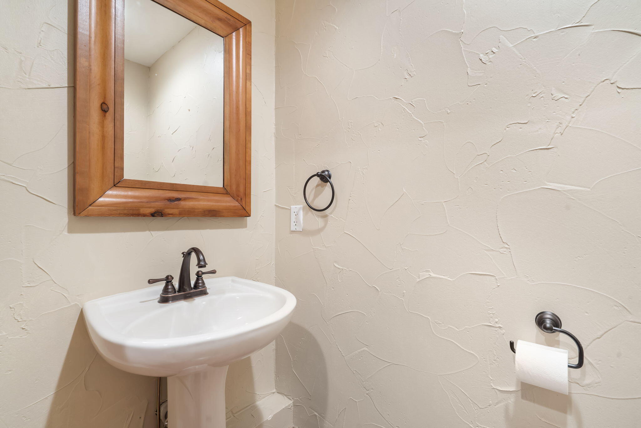 4109 East Farm Road 144 Property Photo 40