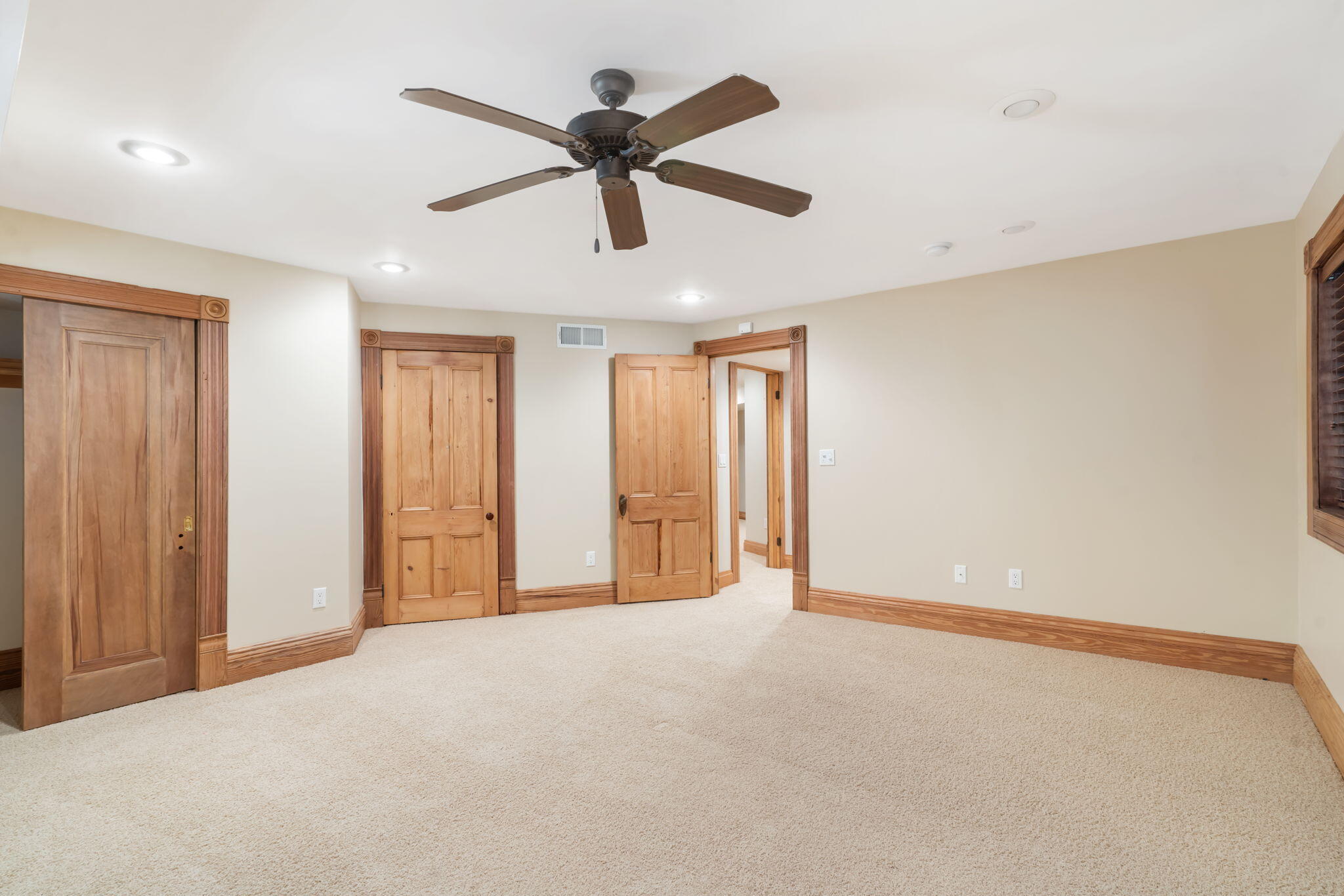 4109 East Farm Road 144 Property Photo 42