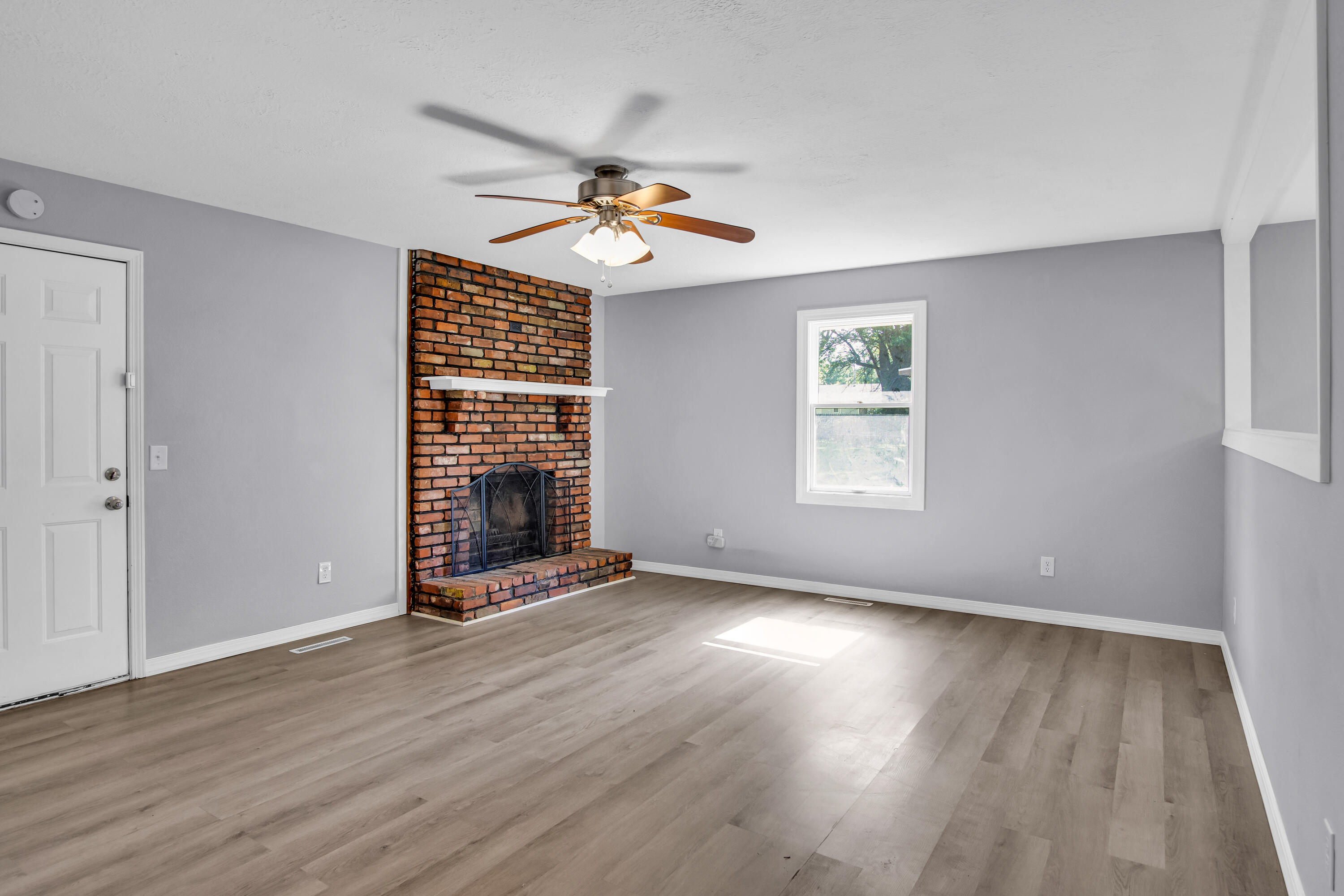 3217 West Riverside Street Property Photo 8