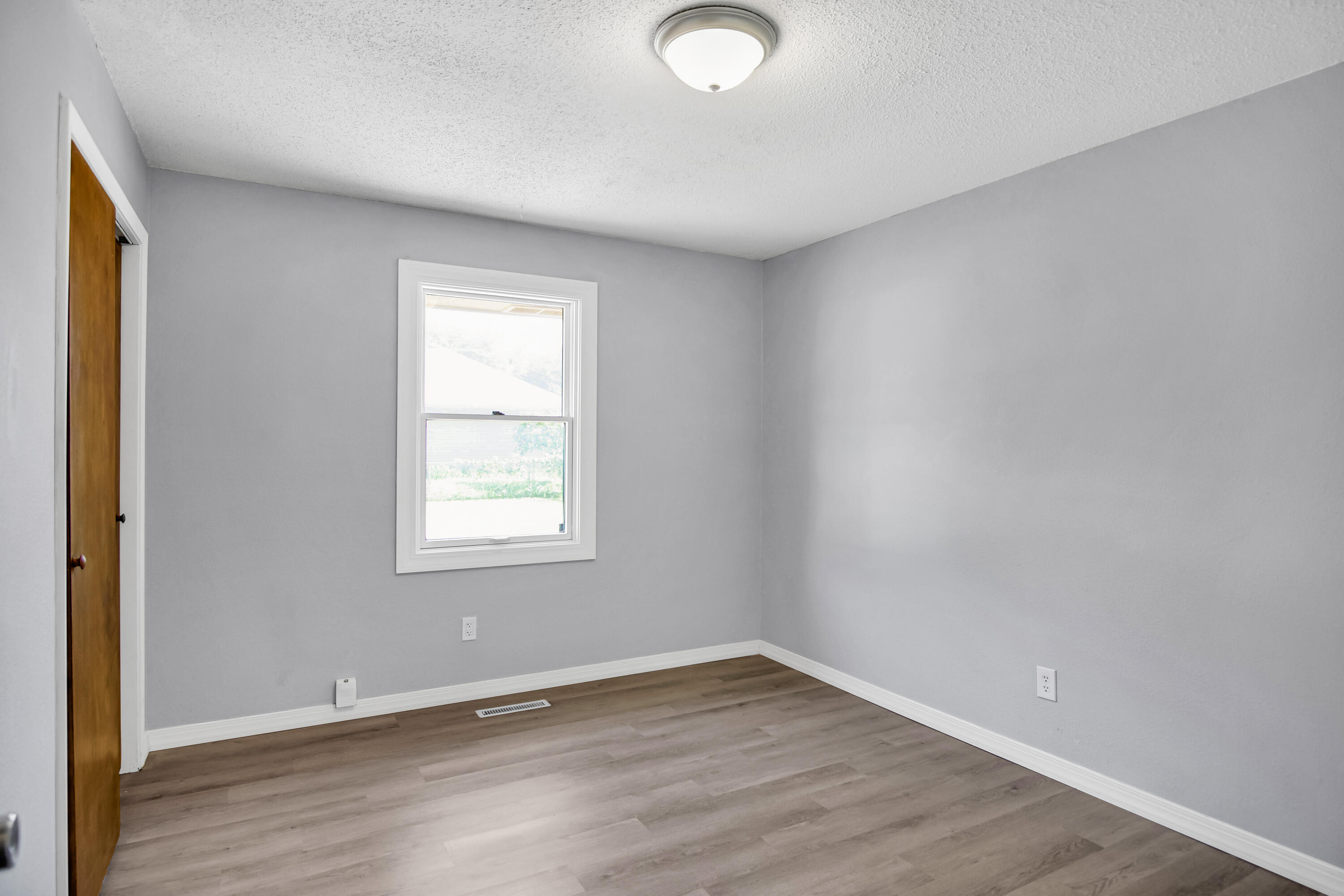 3217 West Riverside Street Property Photo 18
