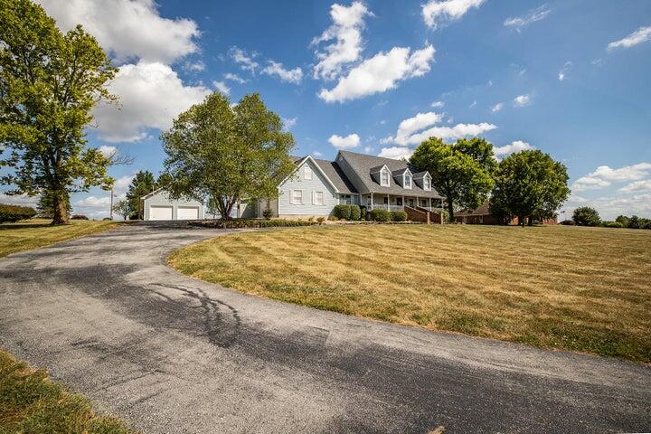 4402 North Quail Run Road Property Photo 1