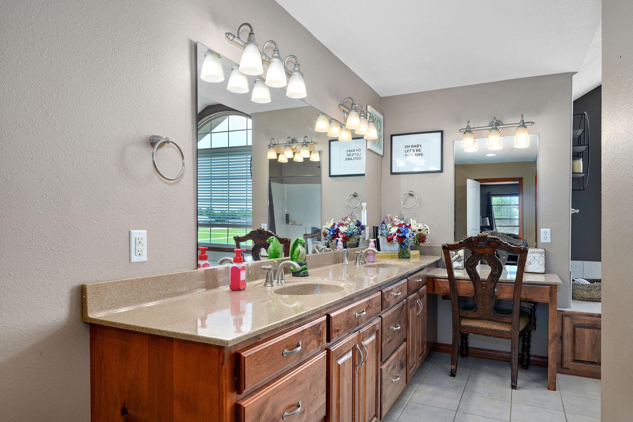 6823 West Farm Road 60 Property Photo 25