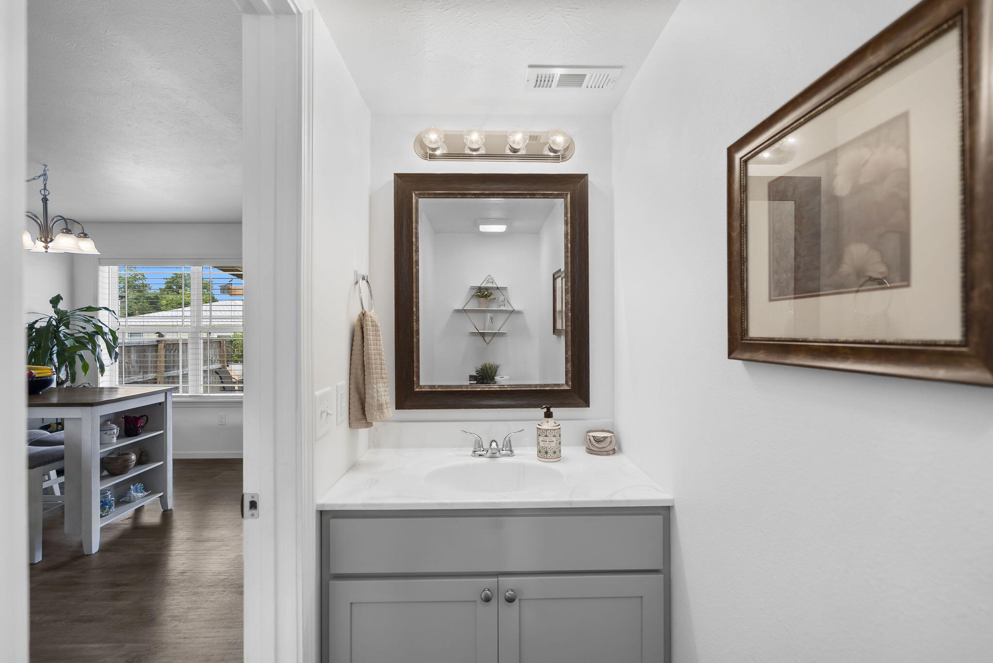 135 Pin Oak Court Property Photo 6