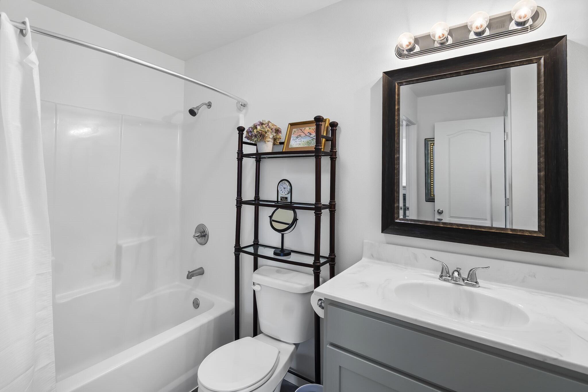 135 Pin Oak Court Property Photo 9