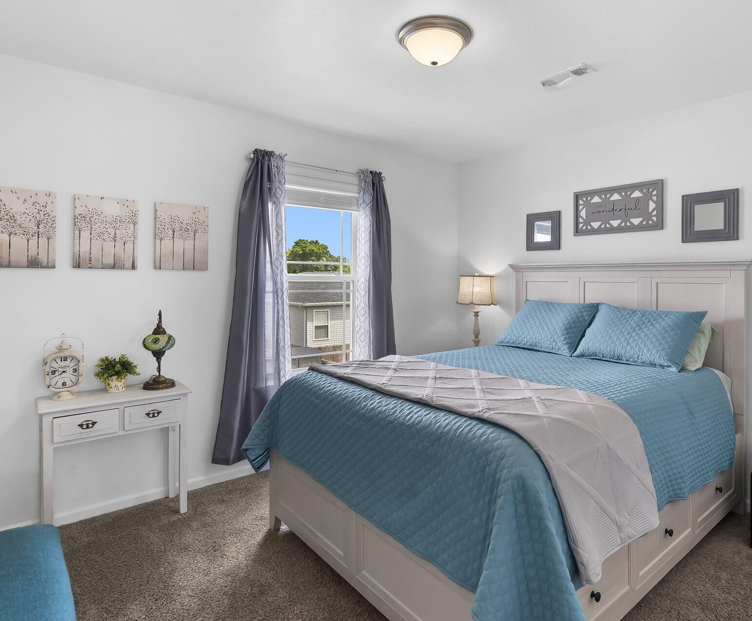 135 Pin Oak Court Property Photo 10