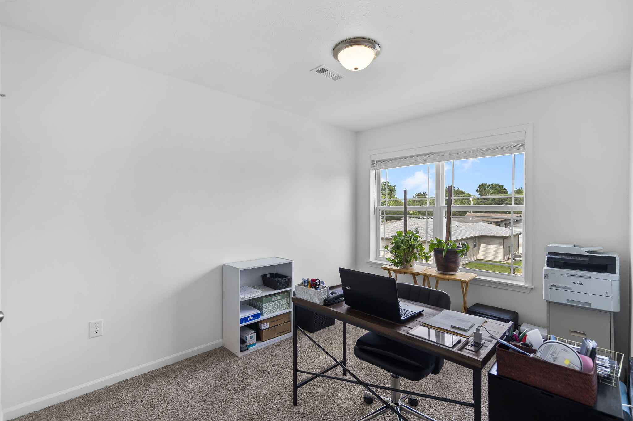 135 Pin Oak Court Property Photo 12