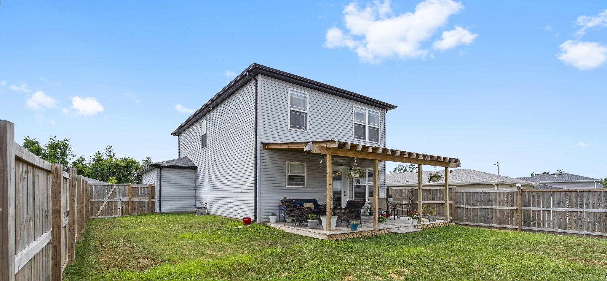 135 Pin Oak Court Property Photo 13