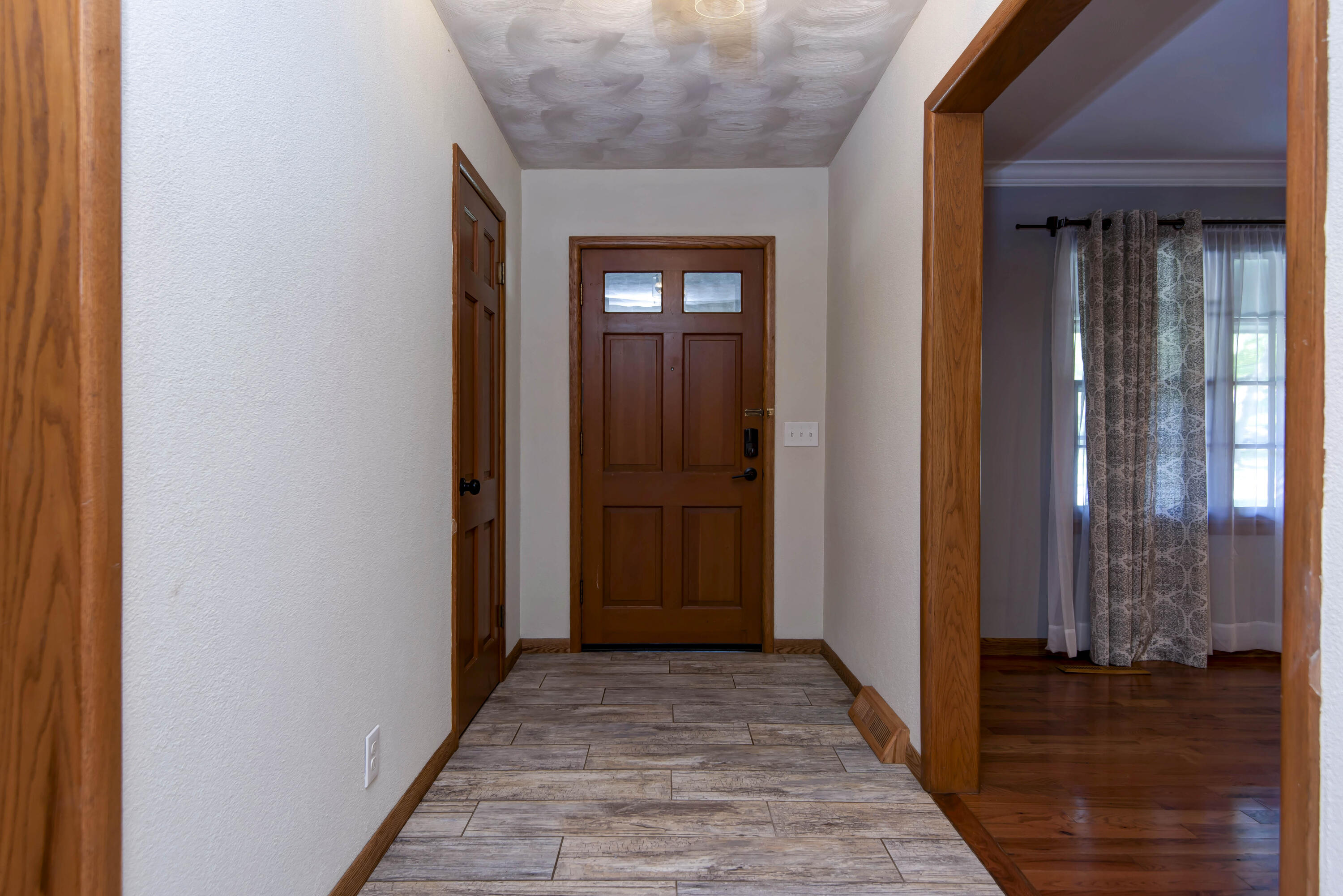 2210 South Catalina Avenue Property Photo 8