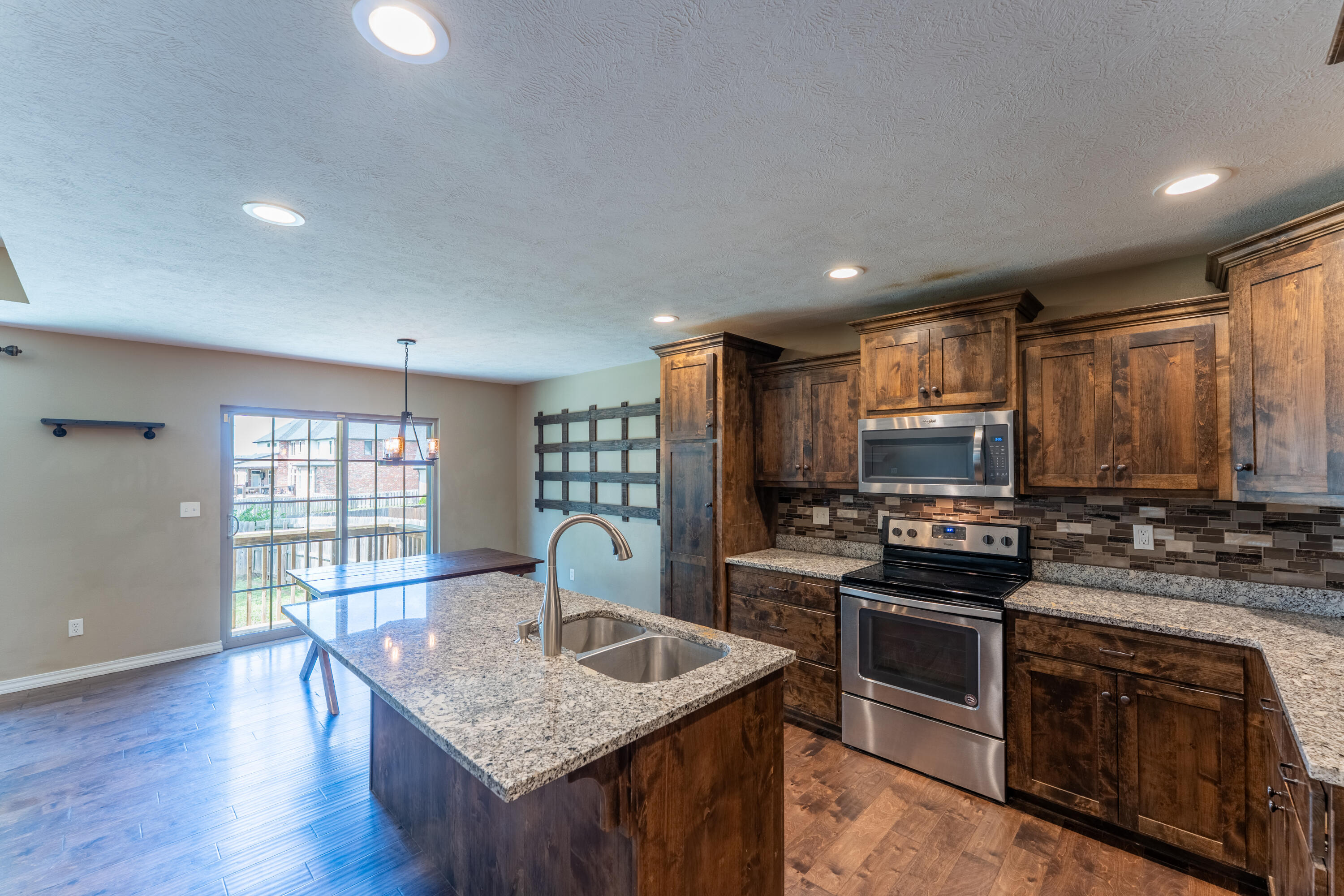 865 East Striper Drive Property Photo 10