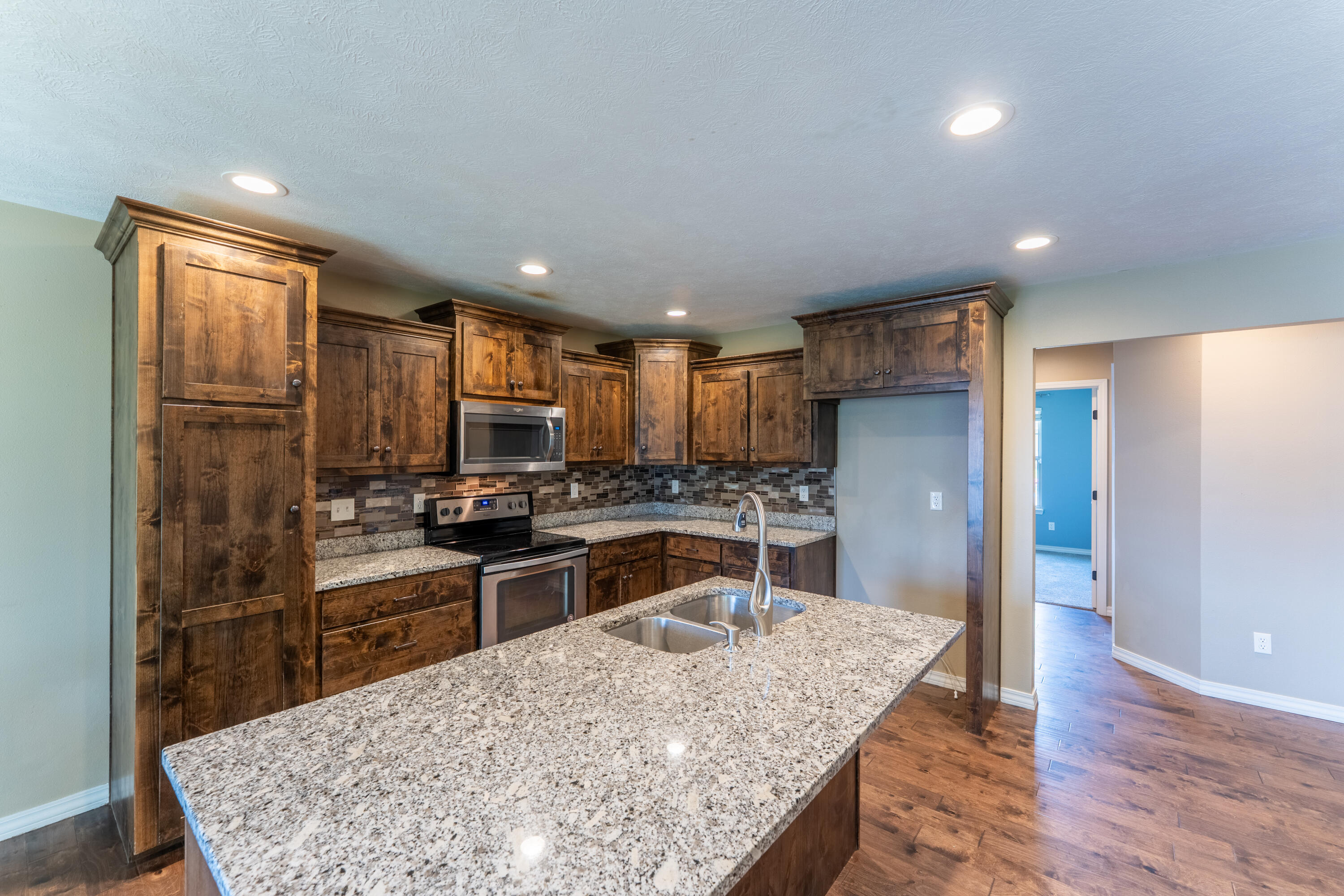 865 East Striper Drive Property Photo 11