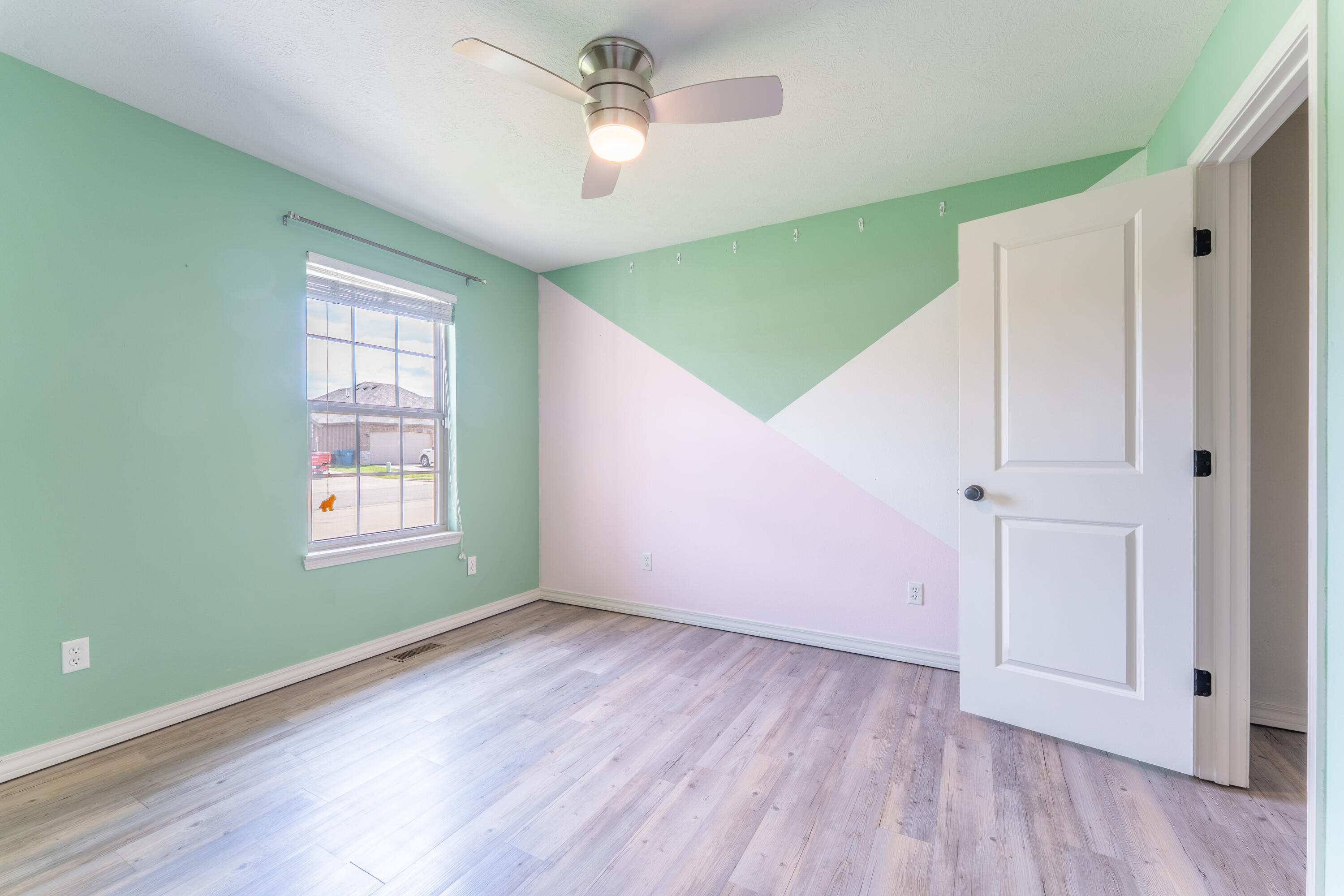 865 East Striper Drive Property Photo 18