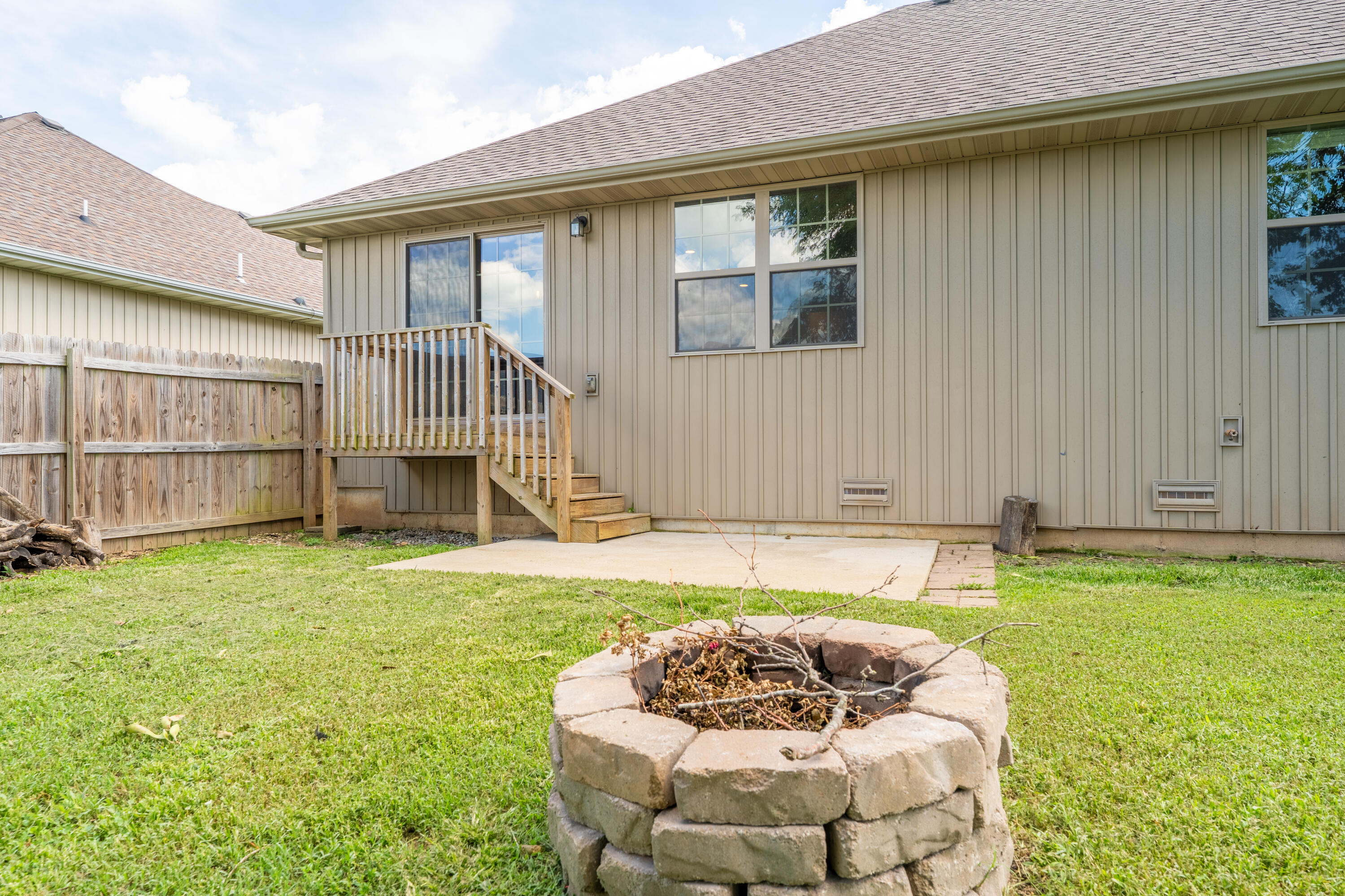 865 East Striper Drive Property Photo 24