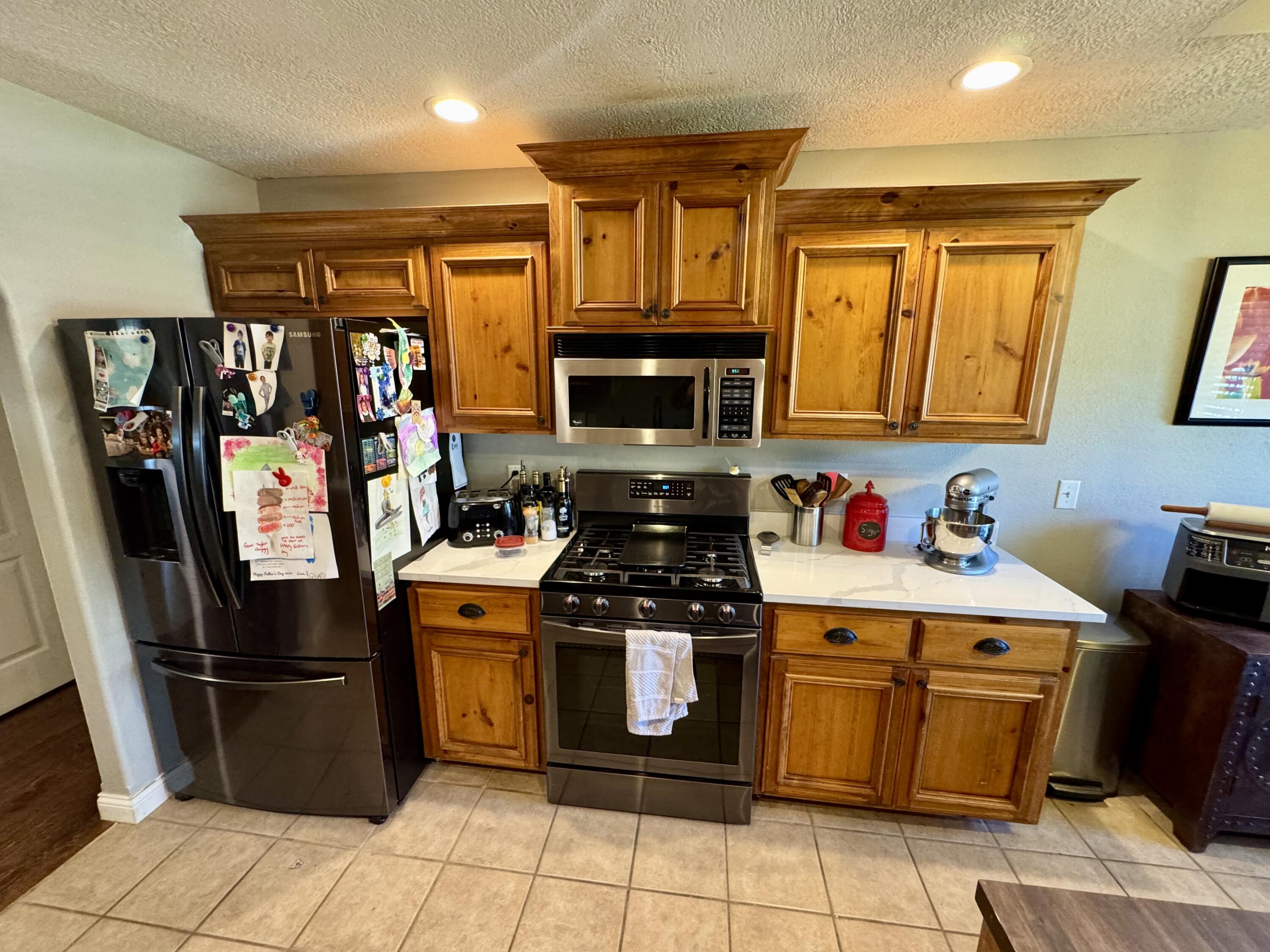 5537 South Pinehurst Avenue Property Photo 7