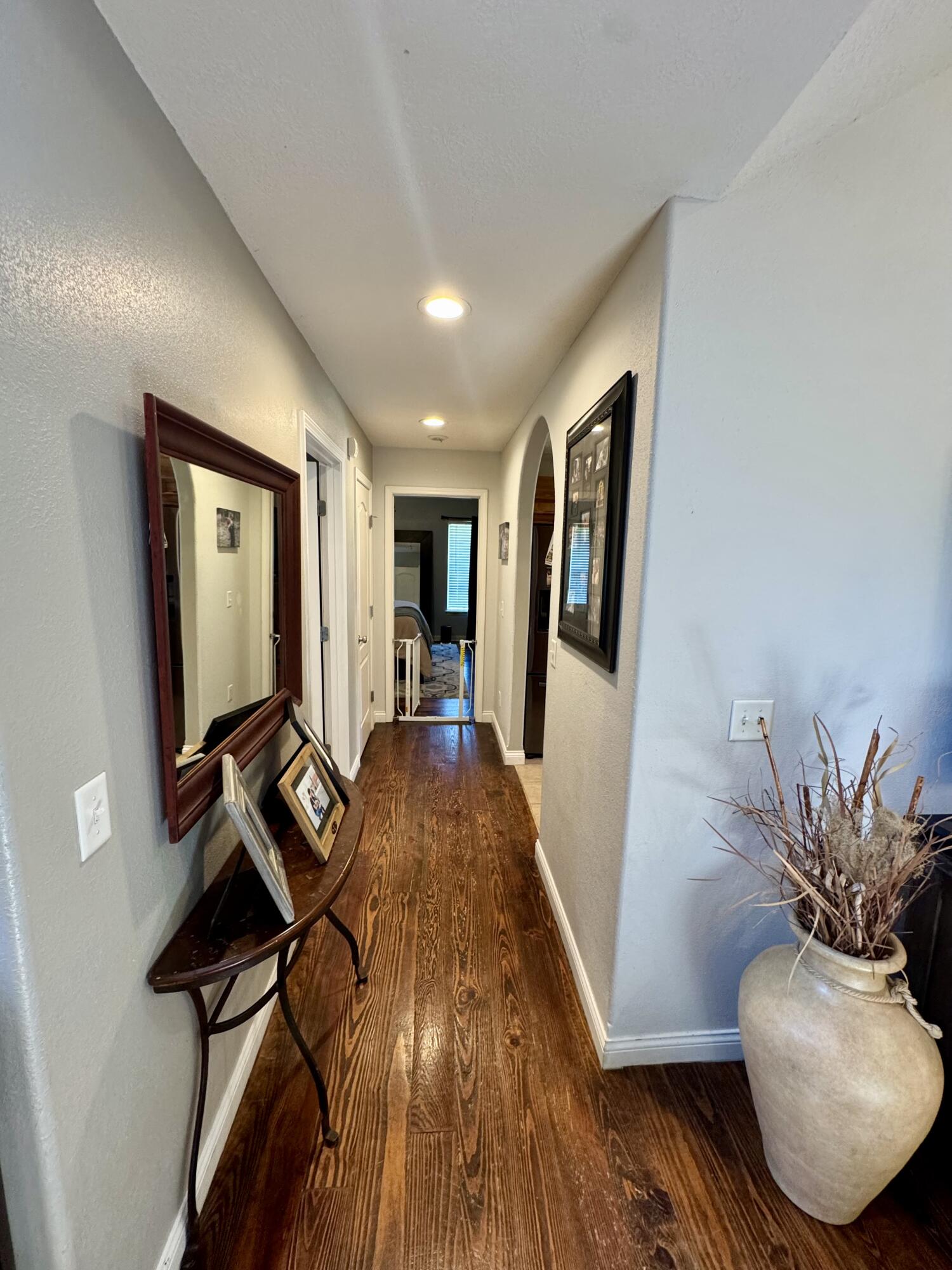 5537 South Pinehurst Avenue Property Photo 12