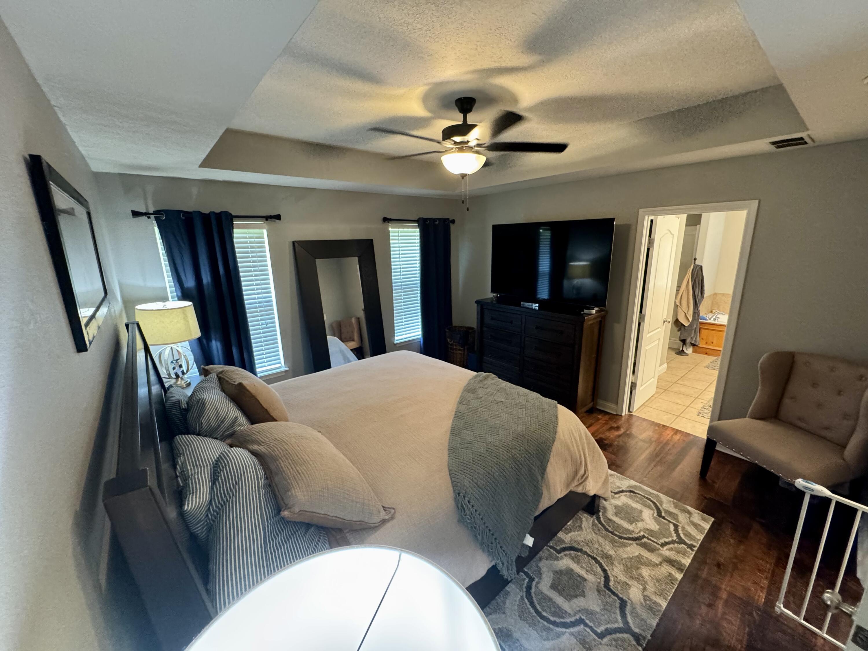 5537 South Pinehurst Avenue Property Photo 16