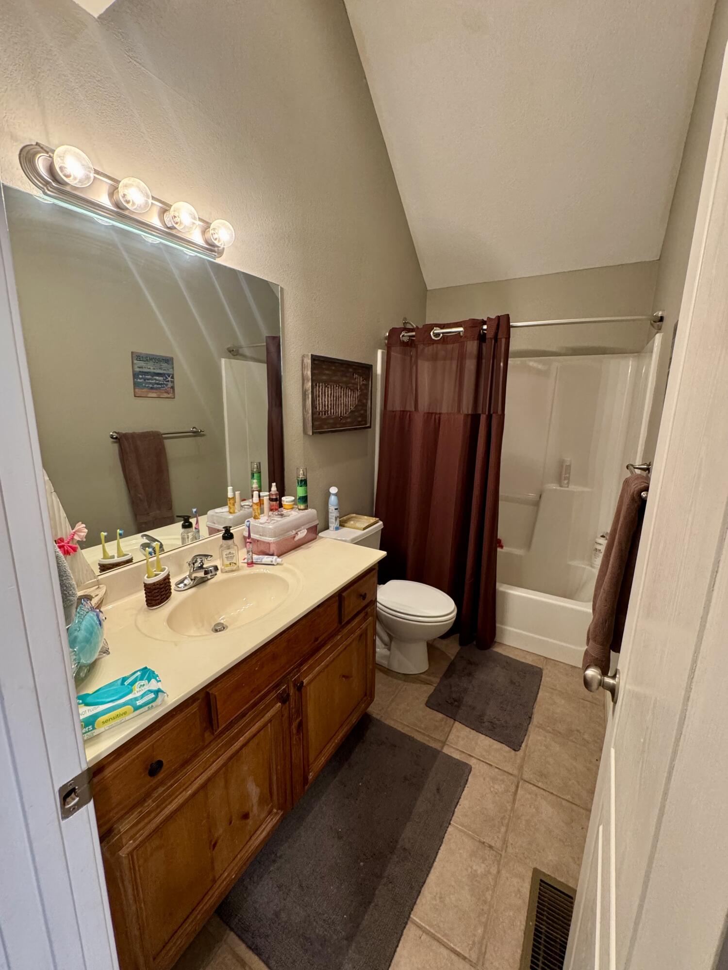 5537 South Pinehurst Avenue Property Photo 25