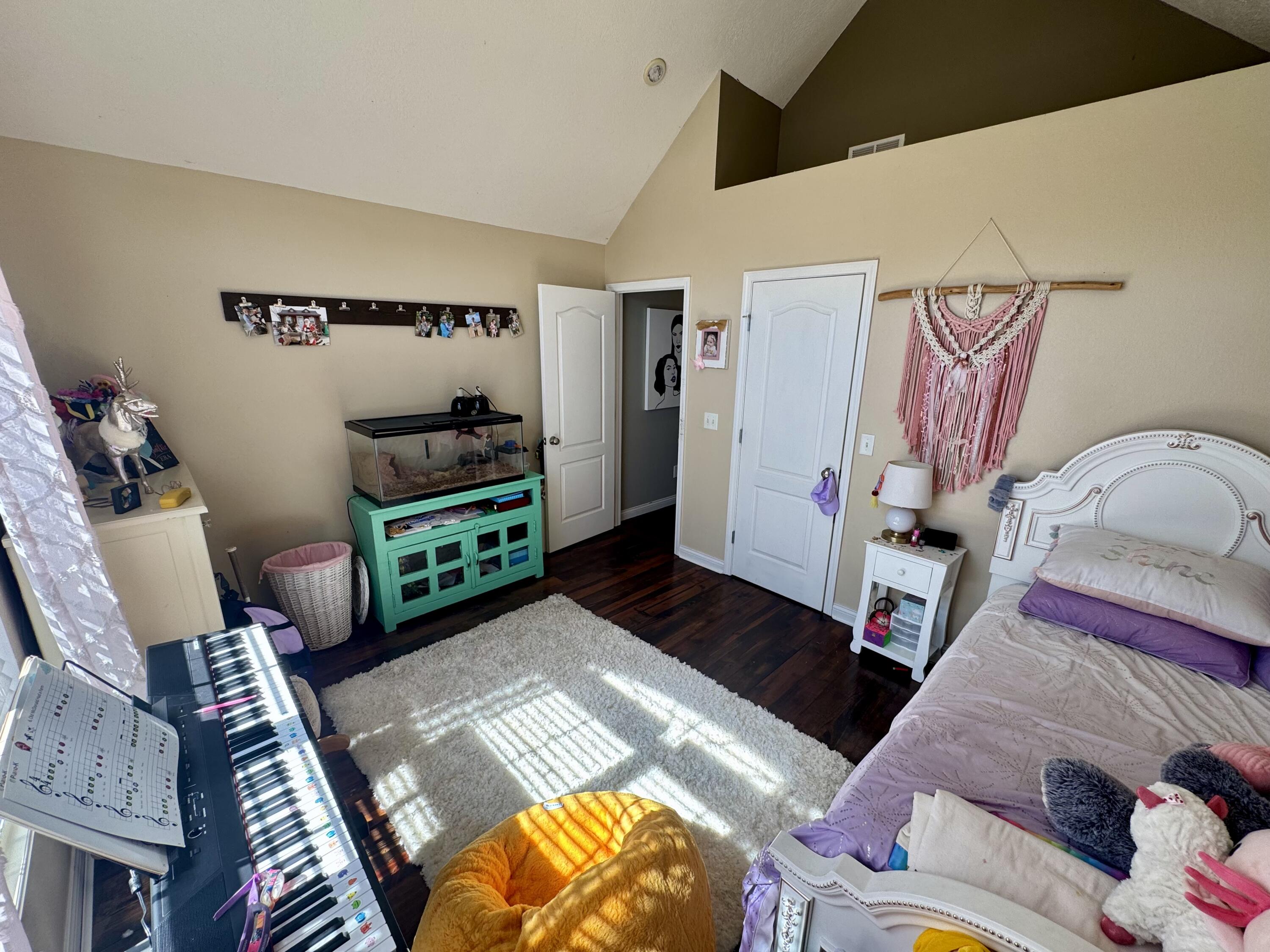 5537 South Pinehurst Avenue Property Photo 33