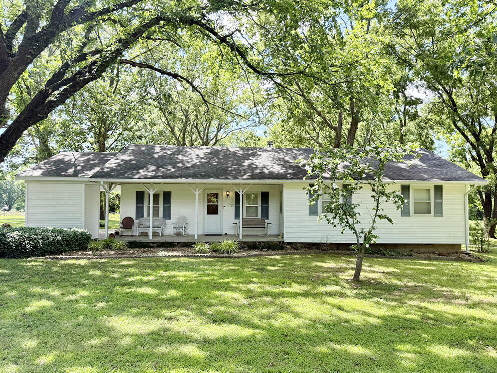 16610 South 1375 Road Property Photo 2