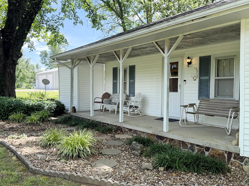 16610 South 1375 Road Property Photo 3