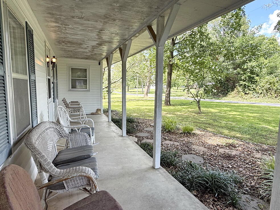 16610 South 1375 Road Property Photo 4
