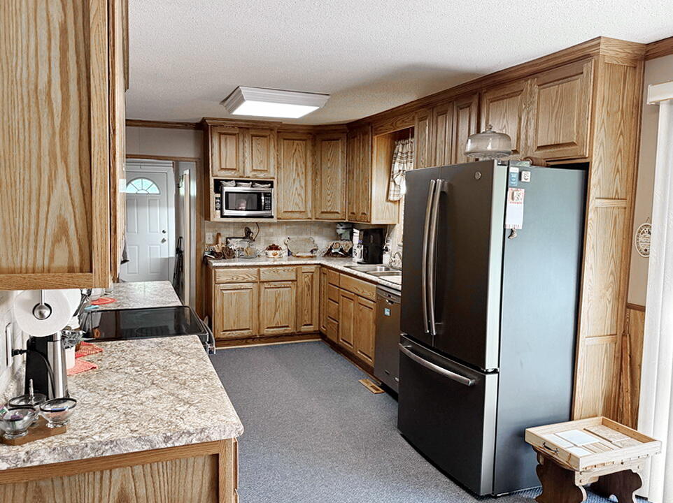 16610 South 1375 Road Property Photo 9