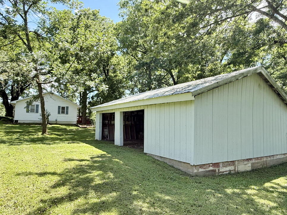 16610 South 1375 Road Property Photo 29