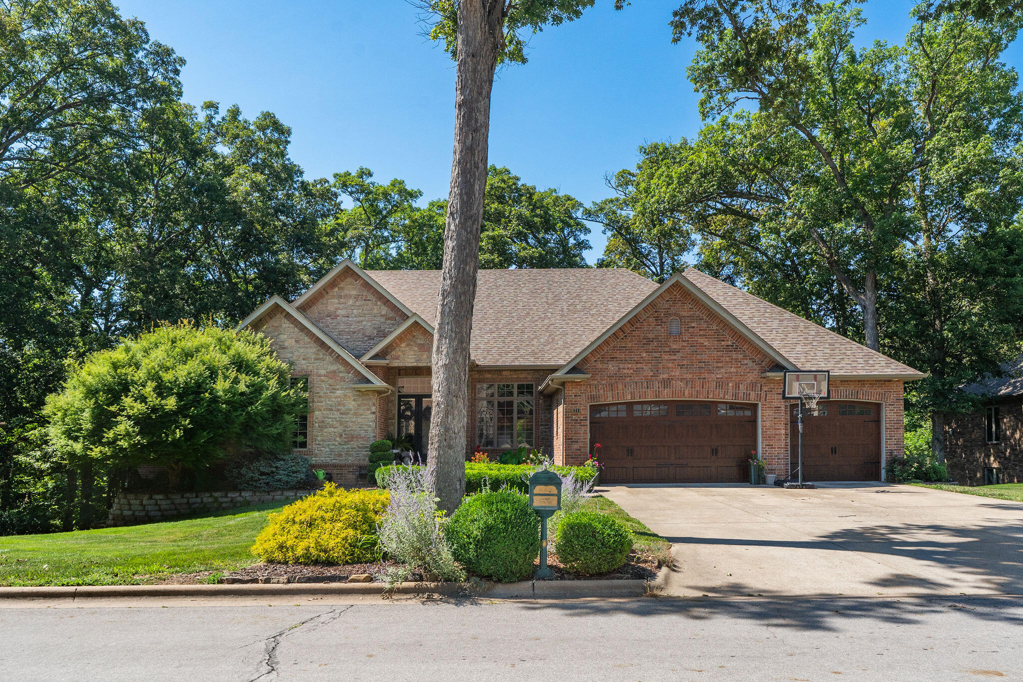 4311 East Cross Timbers Street Property Photo 2