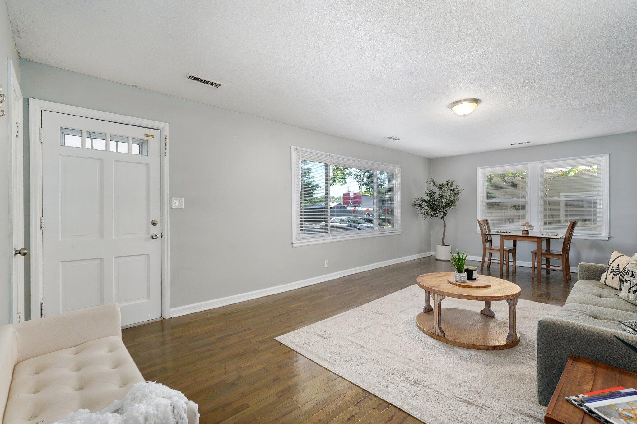 1739 South South Avenue Property Photo 6