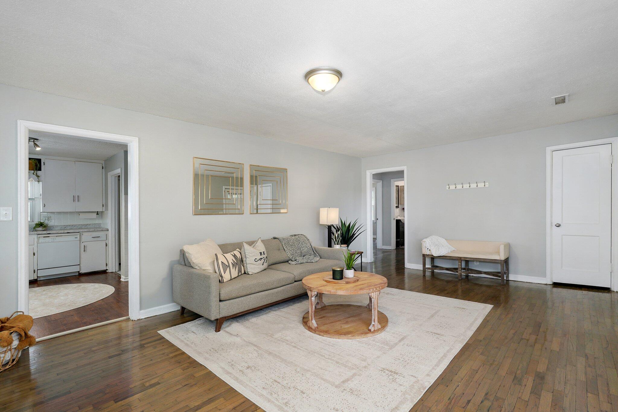 1739 South South Avenue Property Photo 7