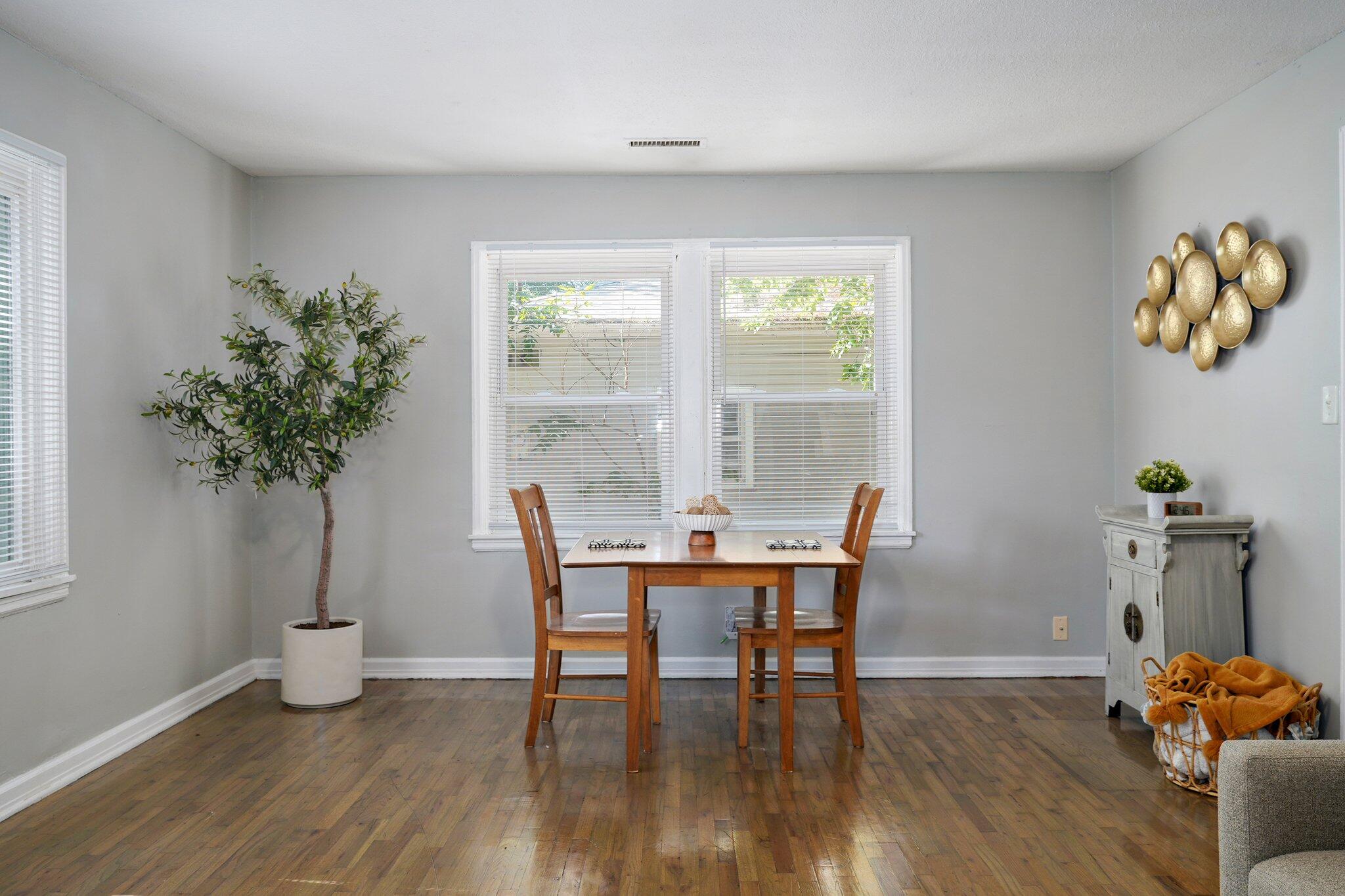 1739 South South Avenue Property Photo 9