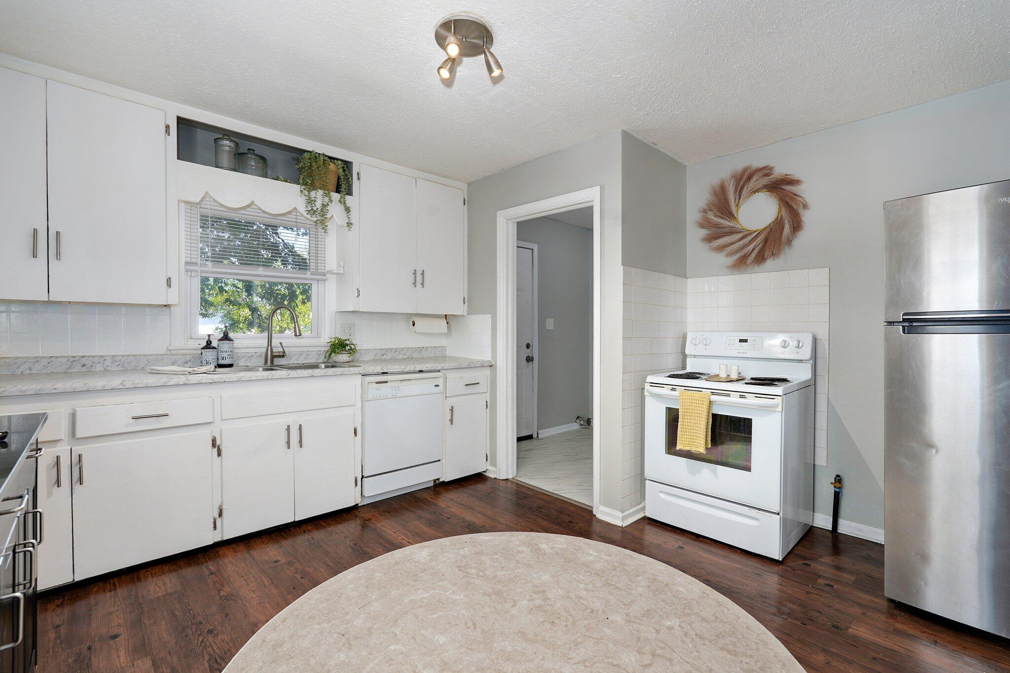 1739 South South Avenue Property Photo 10