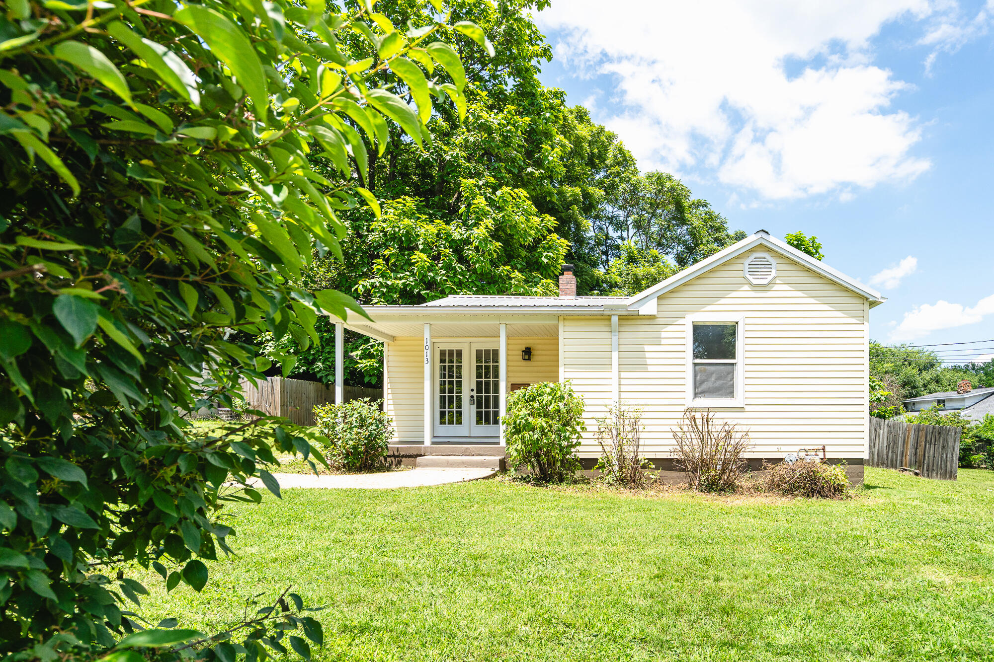 1013 Woodland Avenue Property Photo 1
