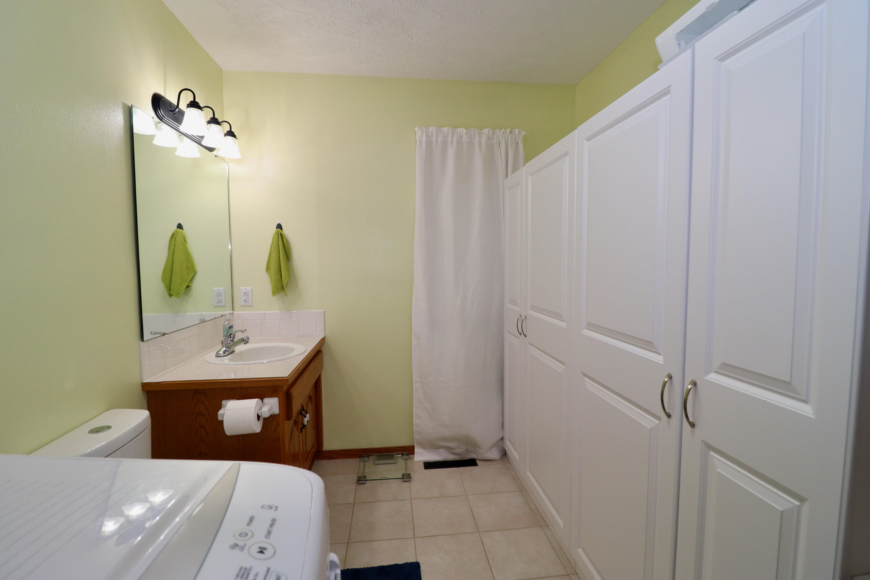 576 South Barnstable Property Photo 18