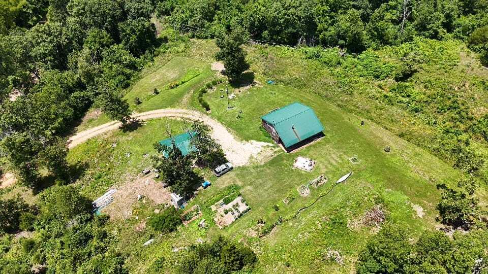2240 Racetrack Hollow Road Property Photo 3