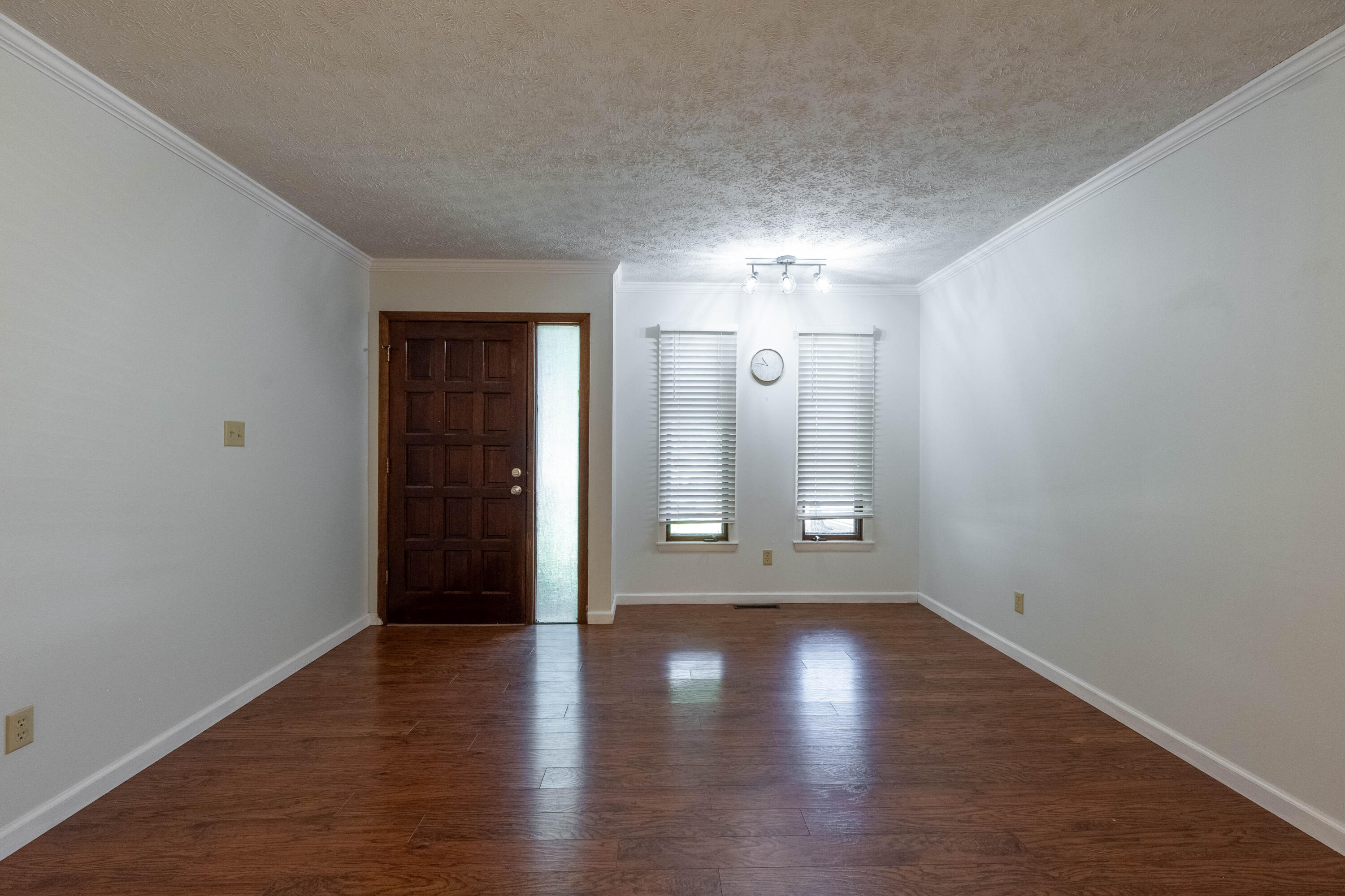 2924 South Roanoke Avenue Property Photo 4
