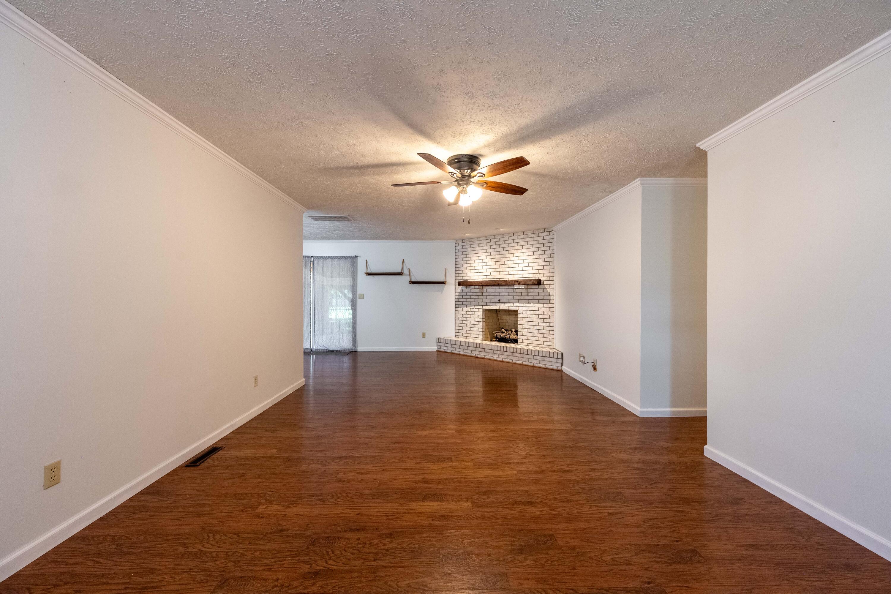 2924 South Roanoke Avenue Property Photo 5