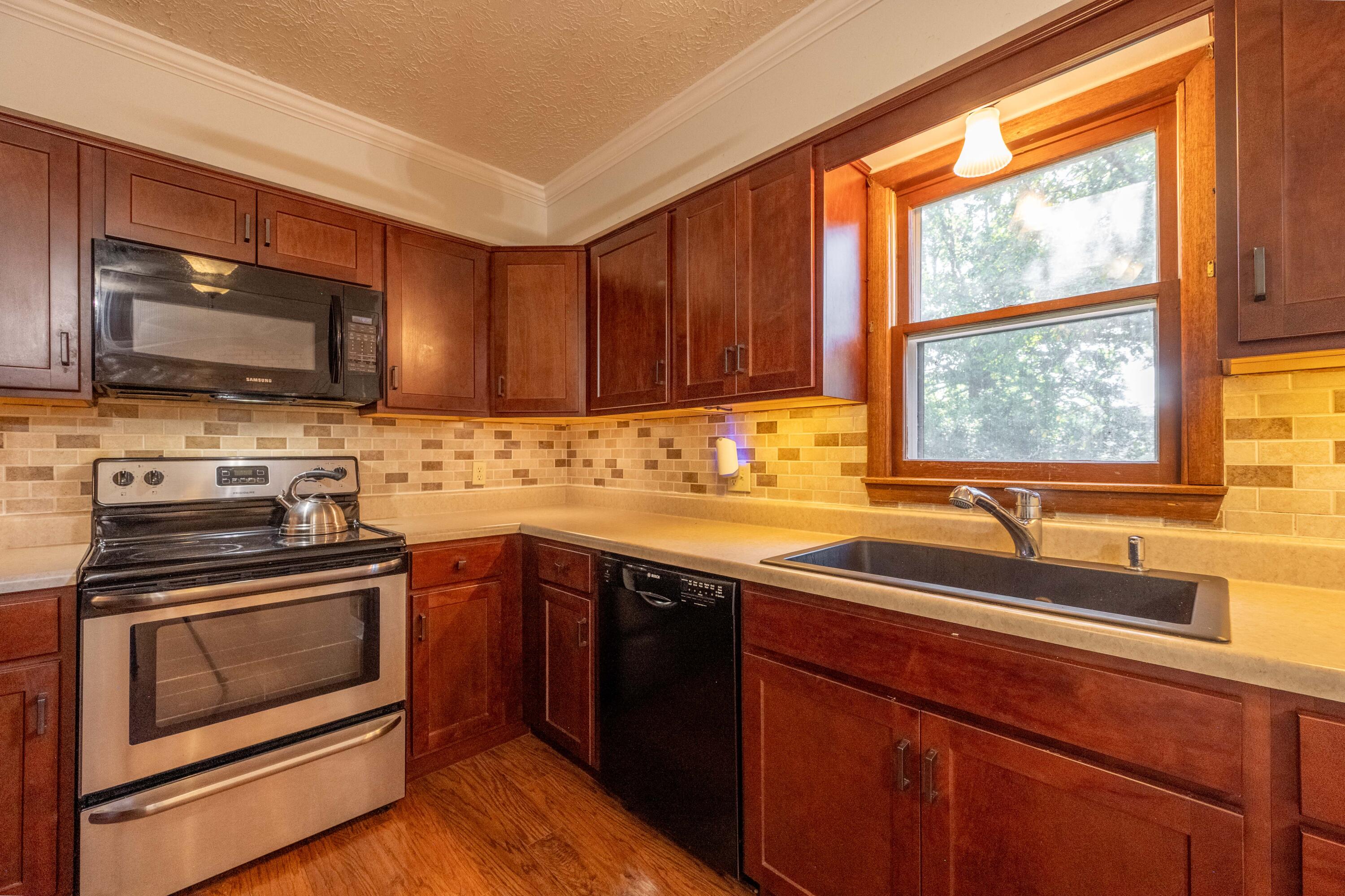 2924 South Roanoke Avenue Property Photo 10