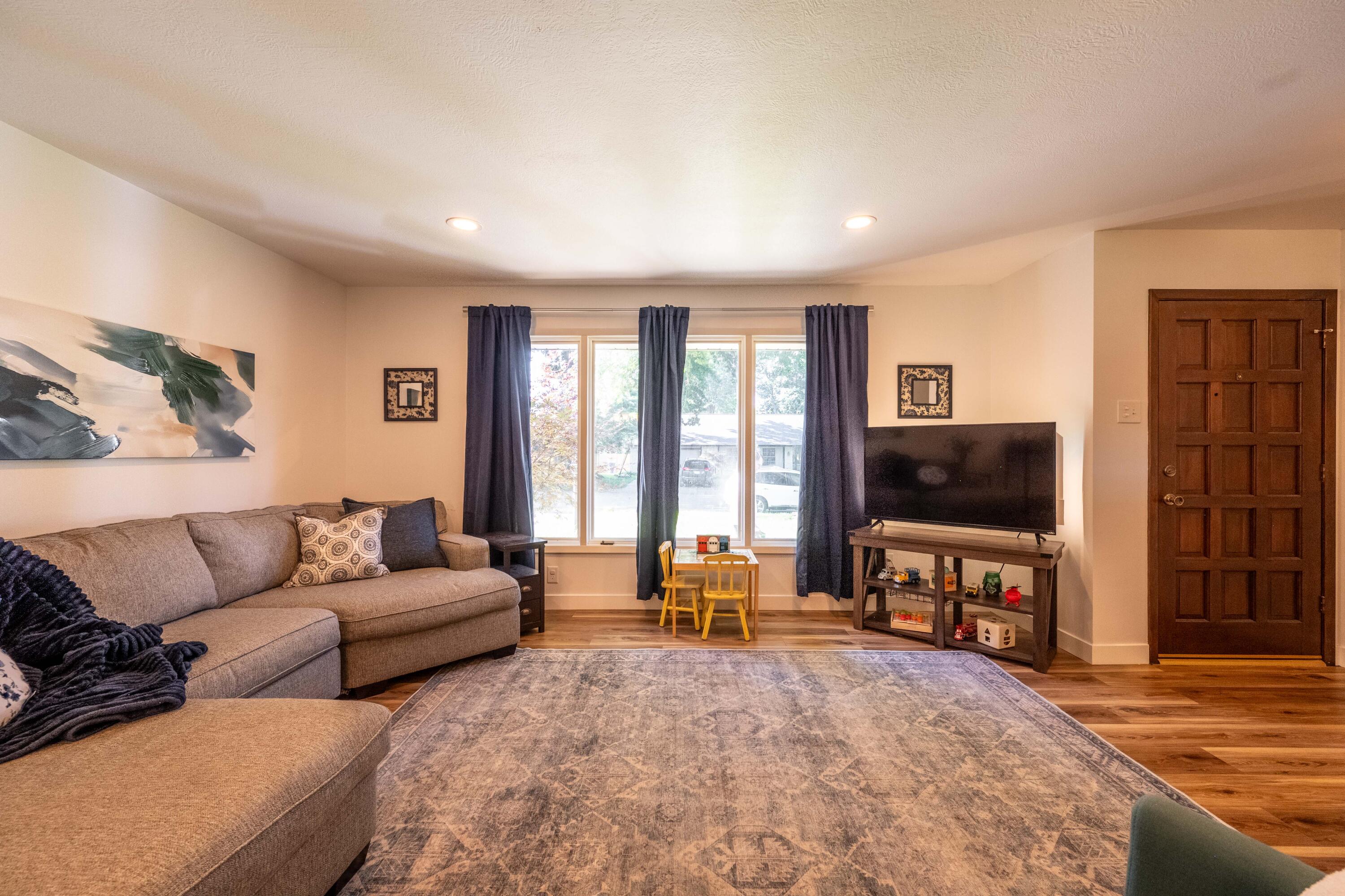 1728 East Camino Alto Street Property Photo 7