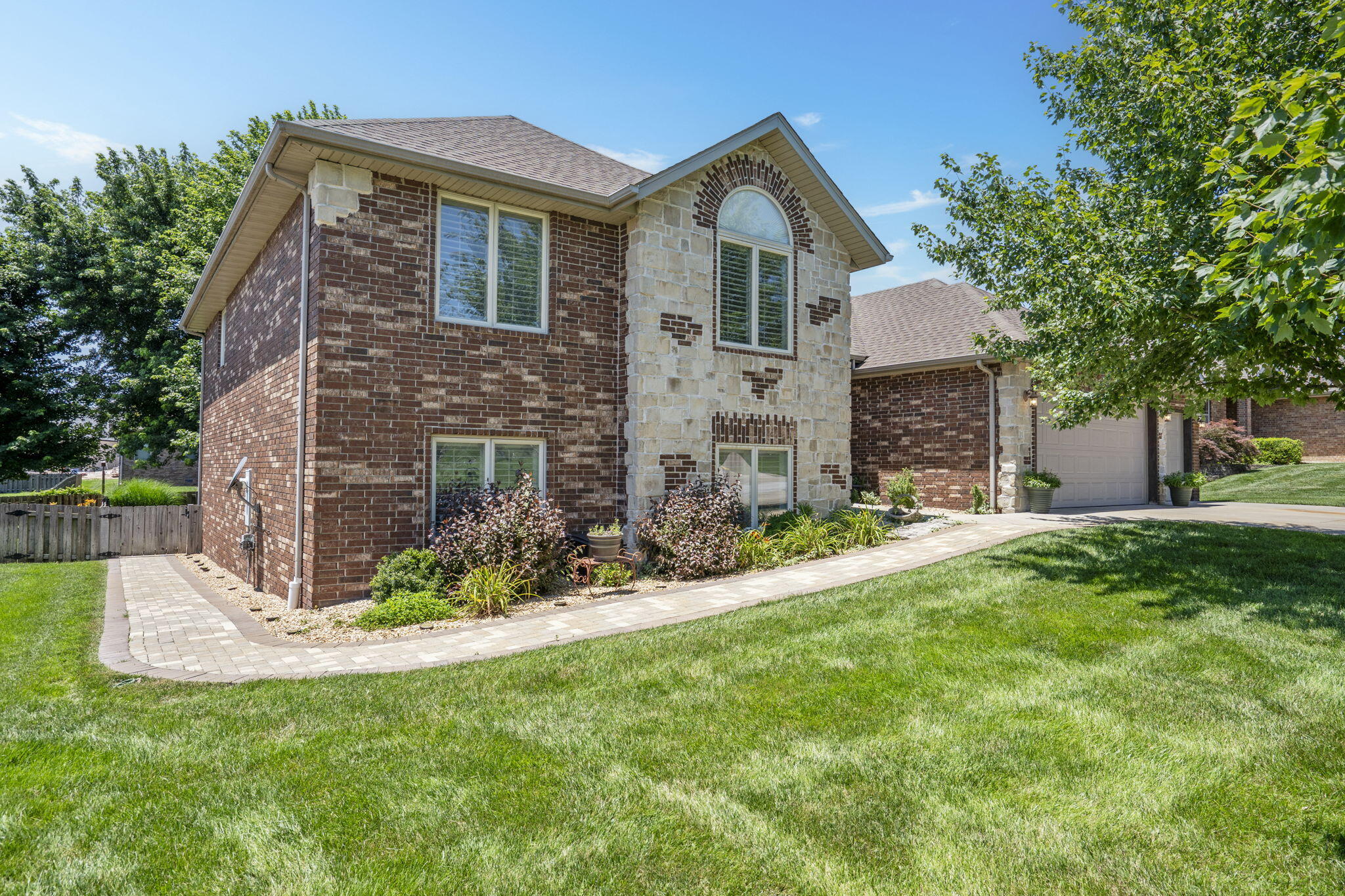 1545 North Oakfair Place Property Photo 1